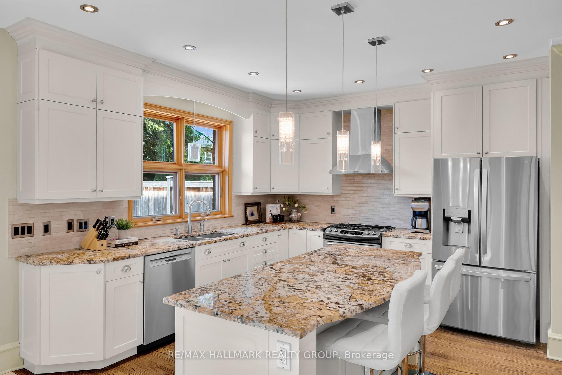 Photo 11 of 376 Winona Avenue, Ottawa, Westboro South — HOMEH
