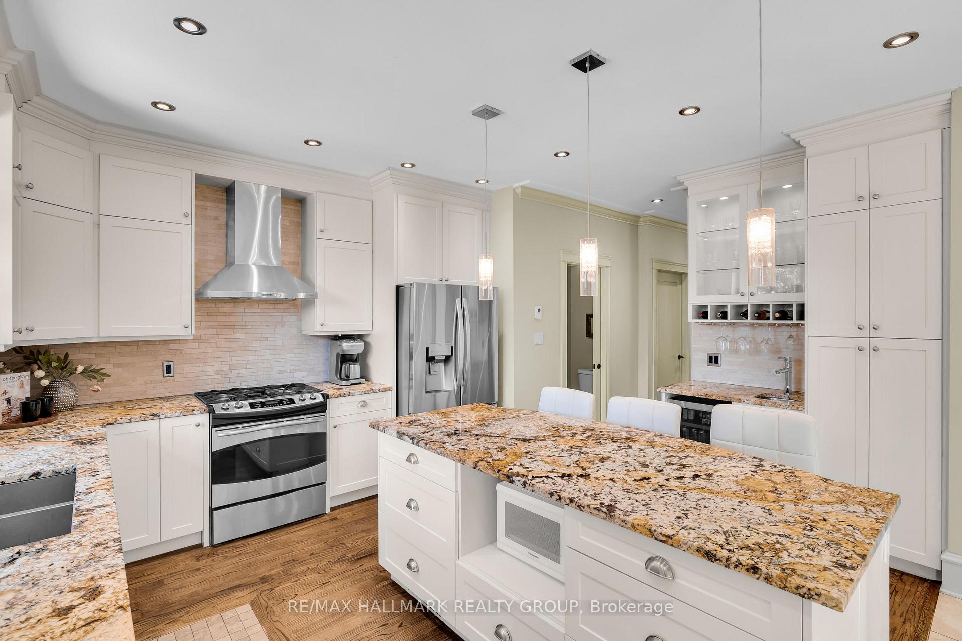 Photo 12 of 376 Winona Avenue, Ottawa, Westboro South — HOMEH