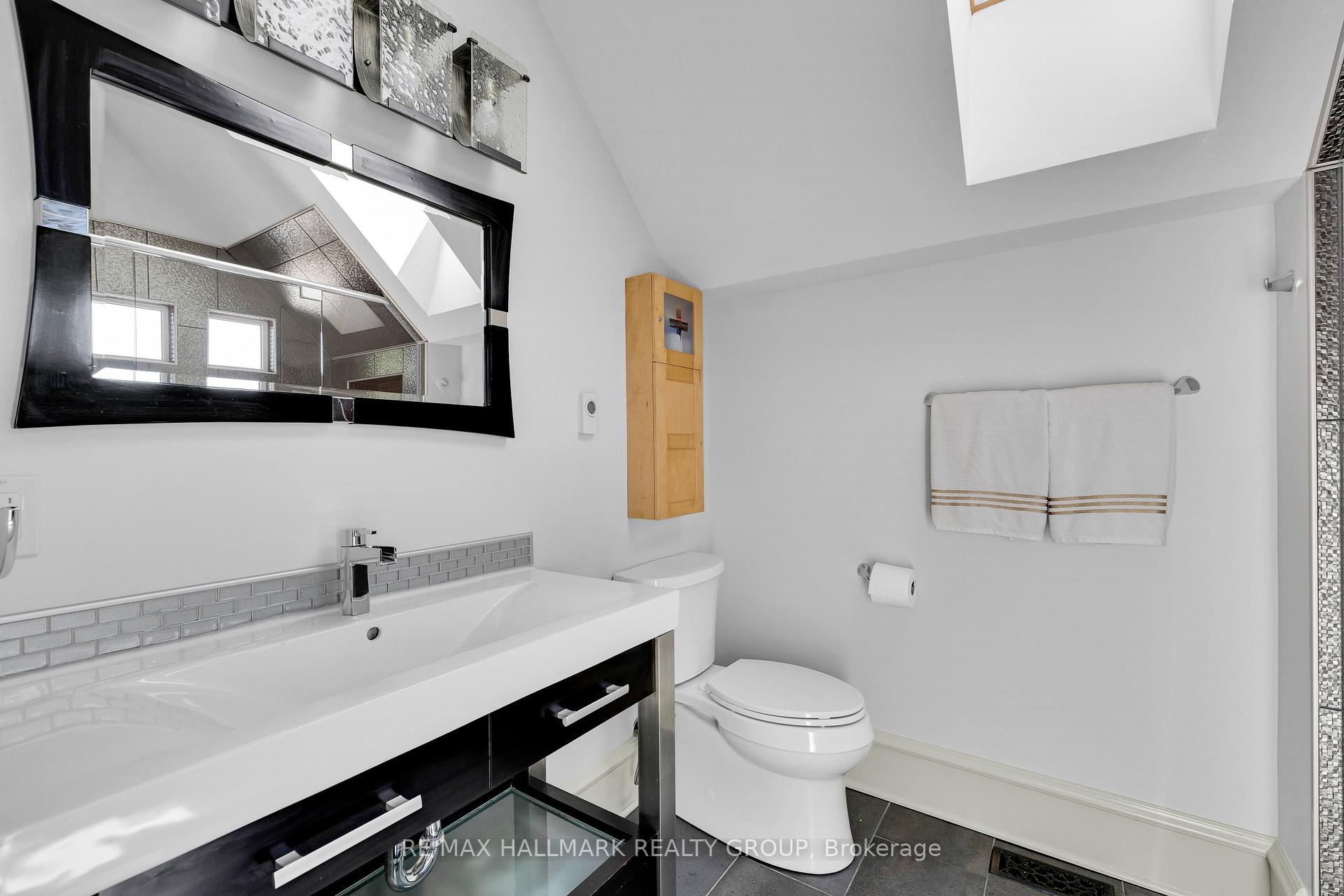 Photo 18 of 376 Winona Avenue, Ottawa, Westboro South — HOMEH