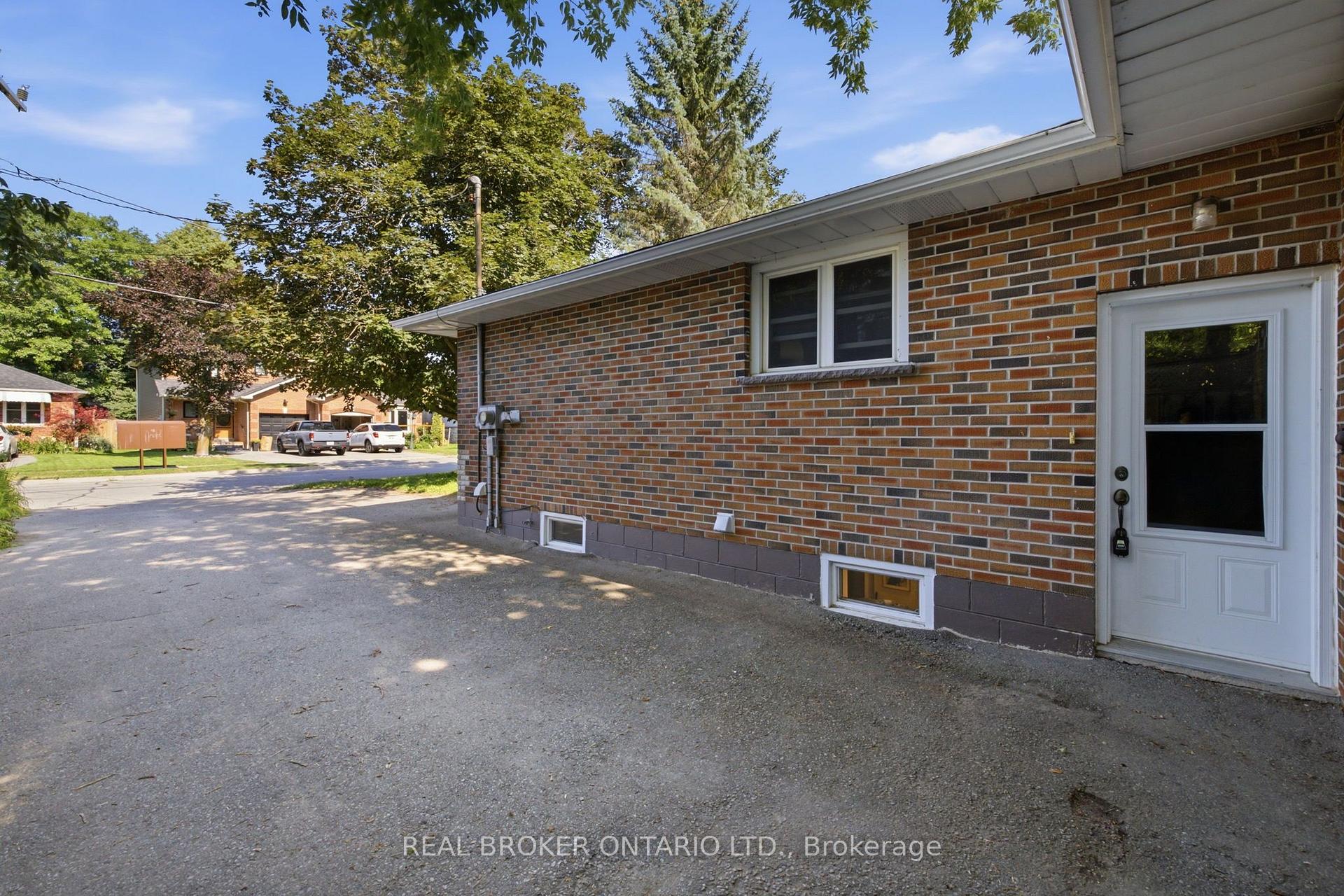Photo 3 of Unit LOWER, 40 Bascom Street, Uxbridge — HOMEH