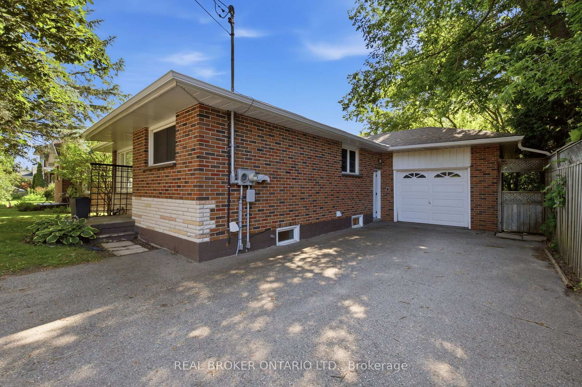 Photo 4 of Unit LOWER, 40 Bascom Street, Uxbridge — HOMEH