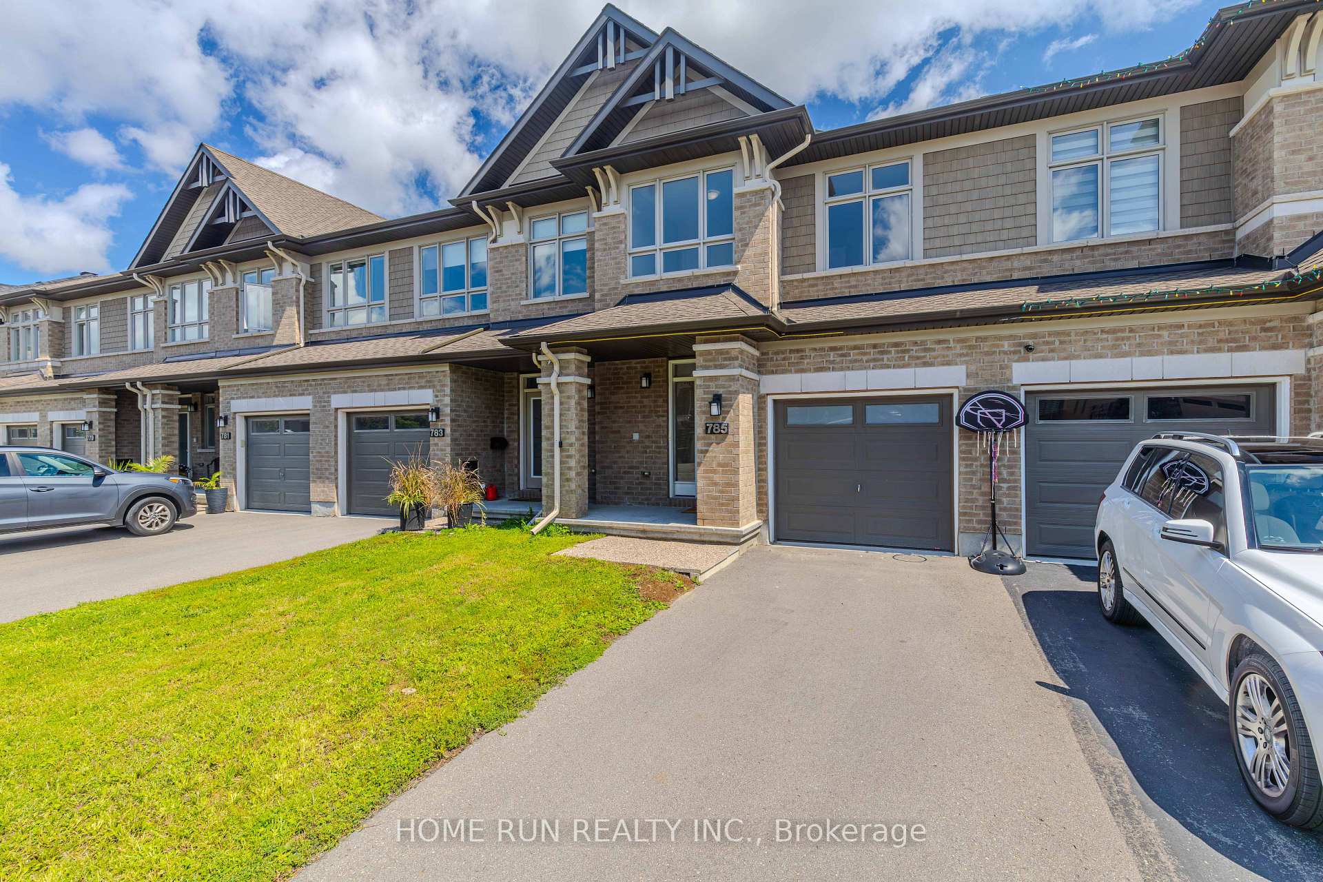 Photo 2 of 785 Cairn Crescent, Ottawa, Mer Bleue/Bradley Estates/Anderson Park — HOMEH
