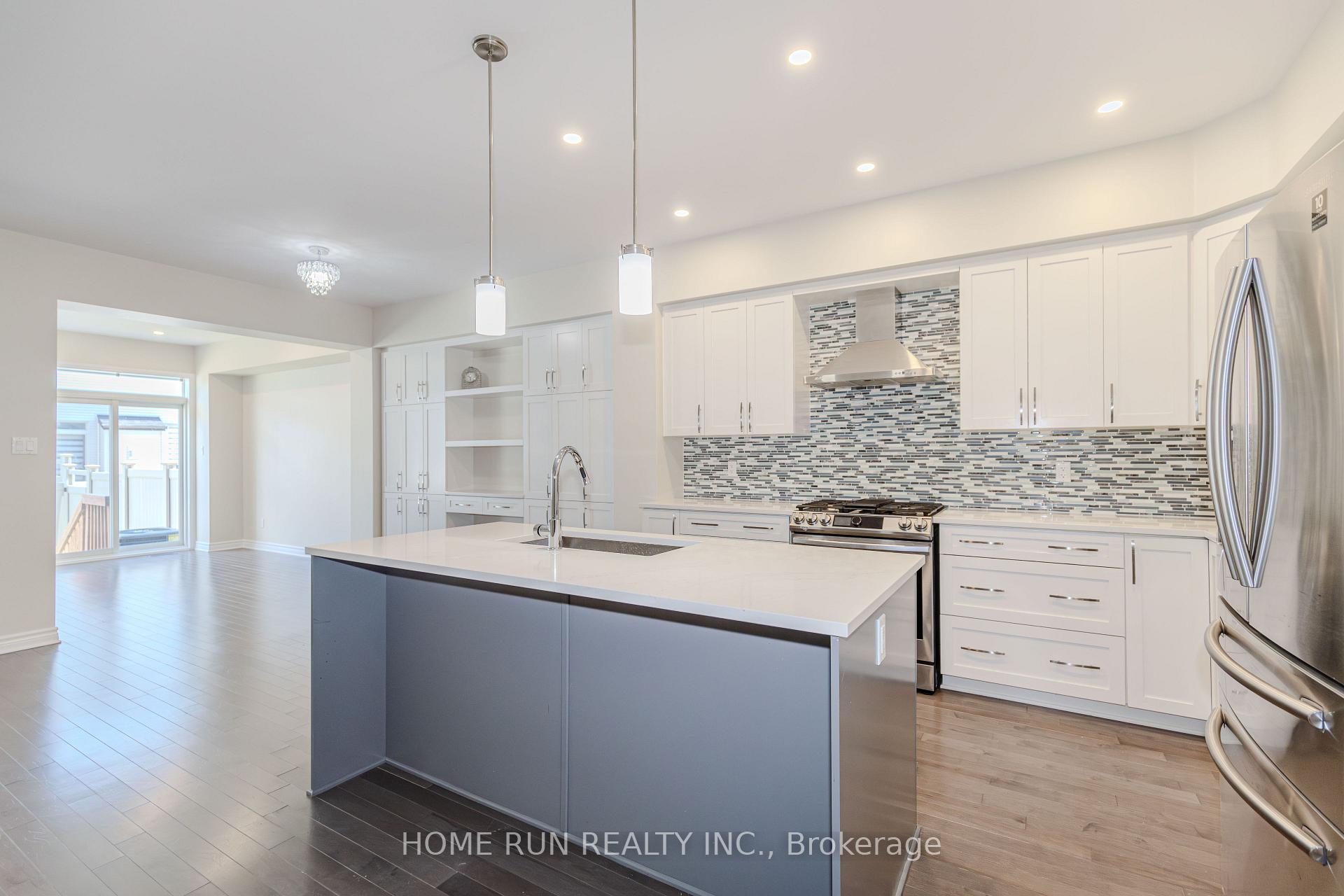 Photo 8 of 785 Cairn Crescent, Ottawa, Mer Bleue/Bradley Estates/Anderson Park — HOMEH