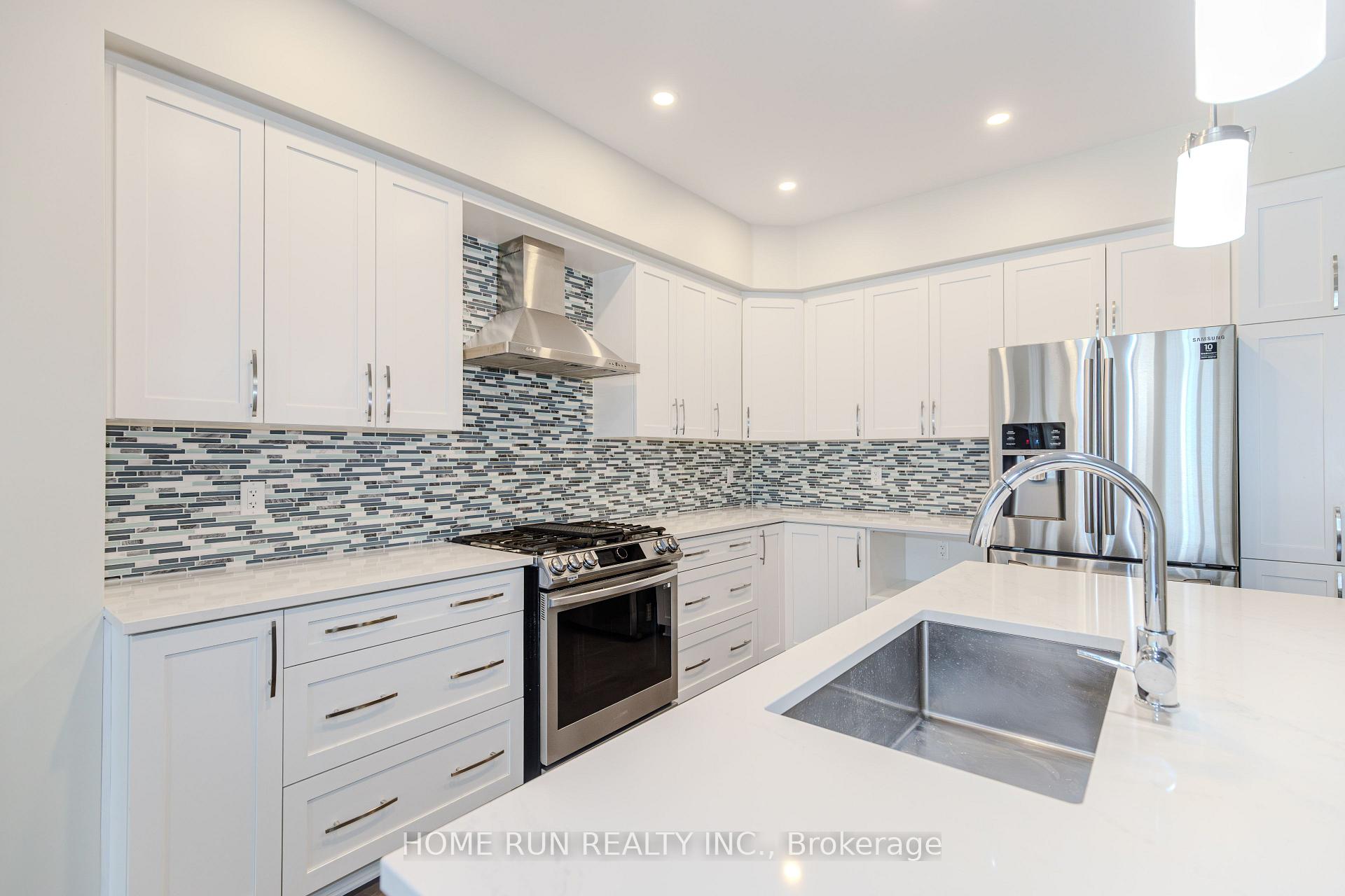 Photo 10 of 785 Cairn Crescent, Ottawa, Mer Bleue/Bradley Estates/Anderson Park — HOMEH