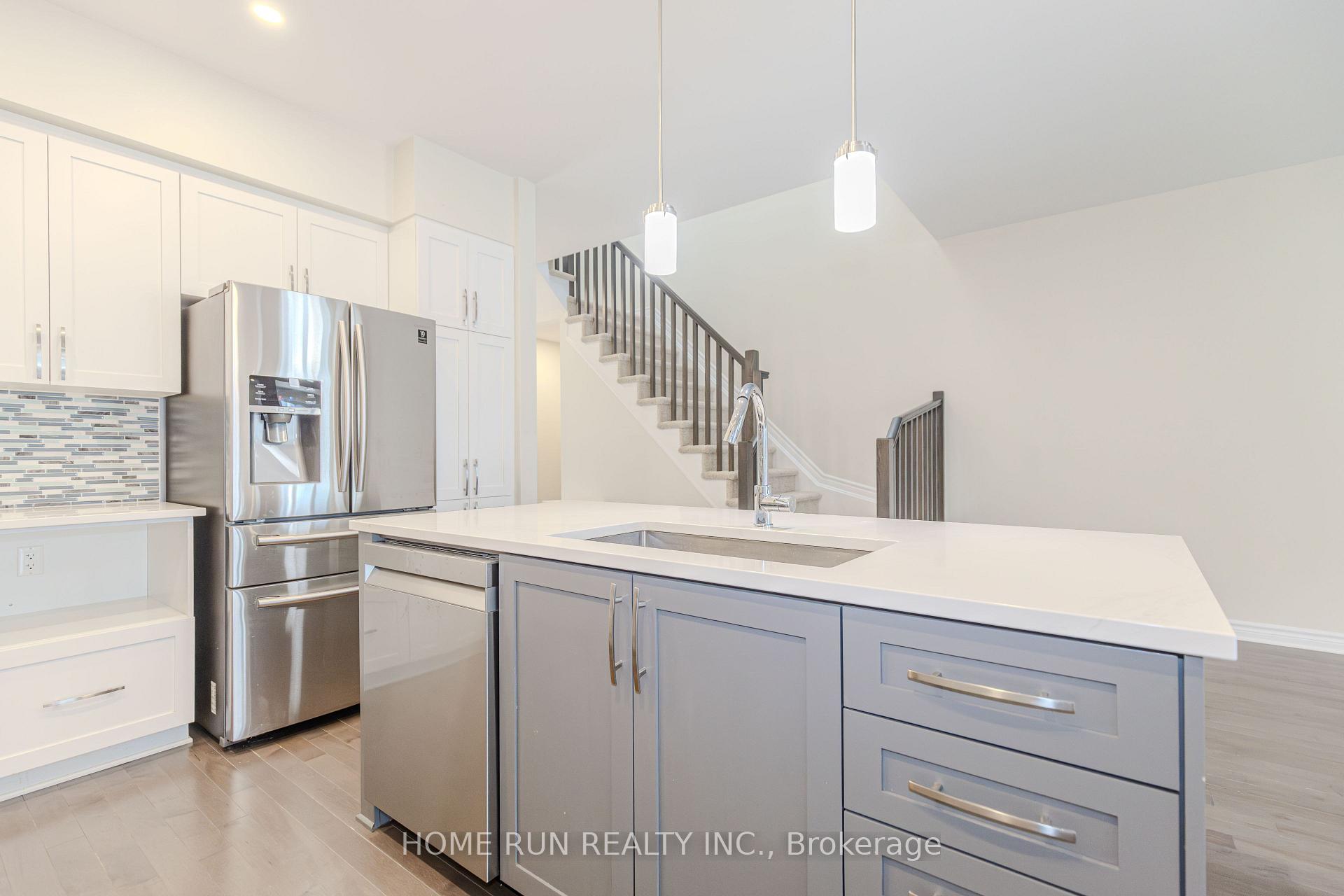 Photo 12 of 785 Cairn Crescent, Ottawa, Mer Bleue/Bradley Estates/Anderson Park — HOMEH
