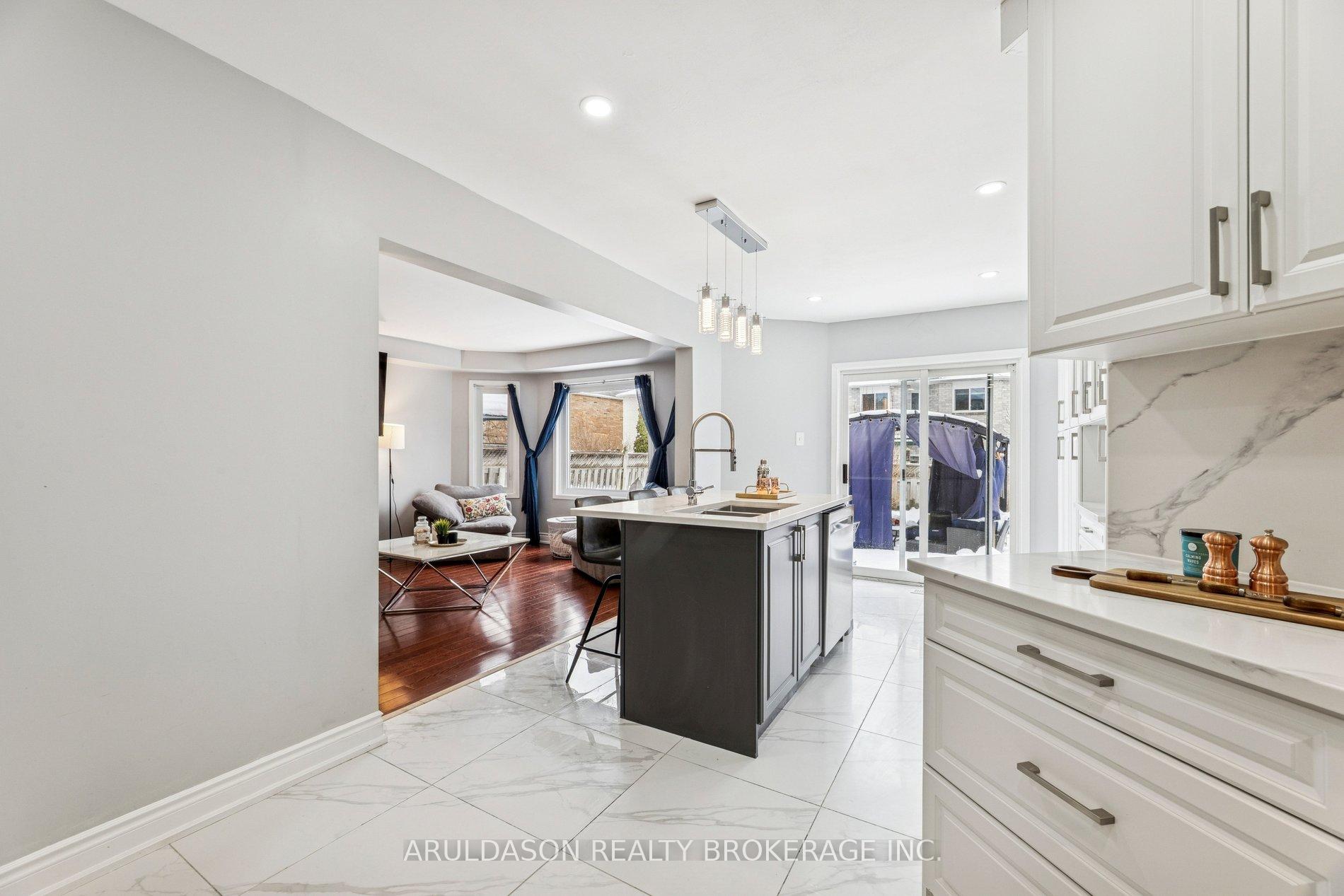 Photo 13 of 3 Booth Crescent, Ajax, Central — HOMEH