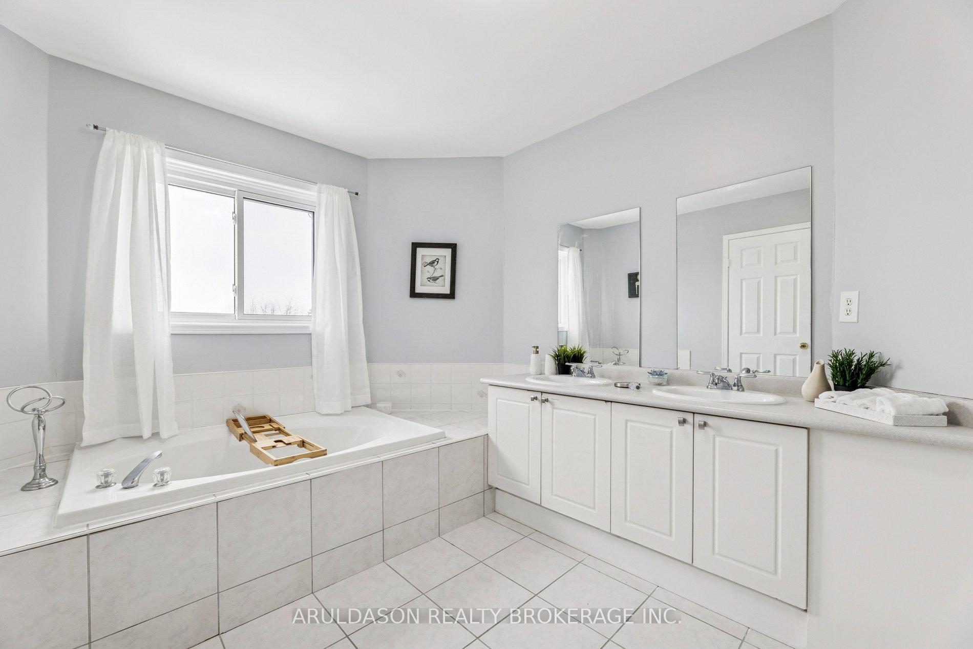 Photo 32 of 3 Booth Crescent, Ajax, Central — HOMEH