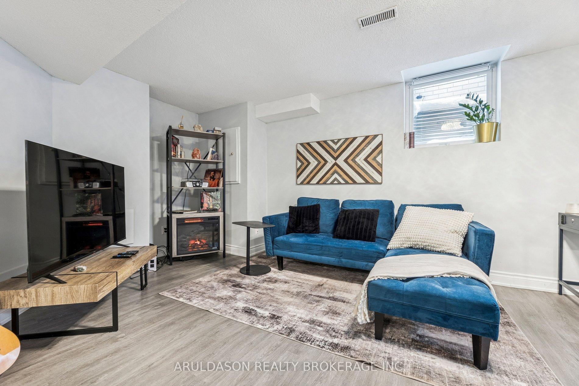 Photo 35 of 3 Booth Crescent, Ajax, Central — HOMEH