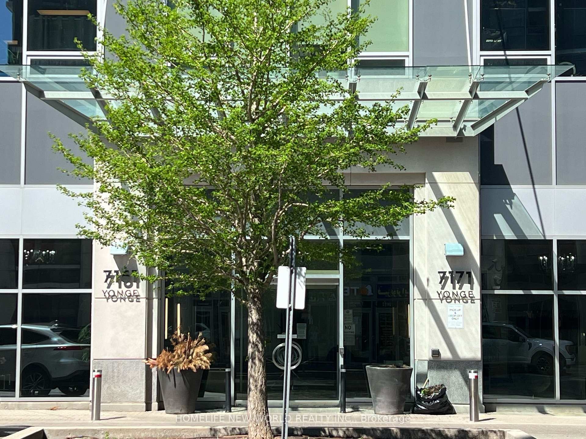 Photo 4 of Unit 2335, 7161 Yonge Street, Markham, Thornhill — HOMEH