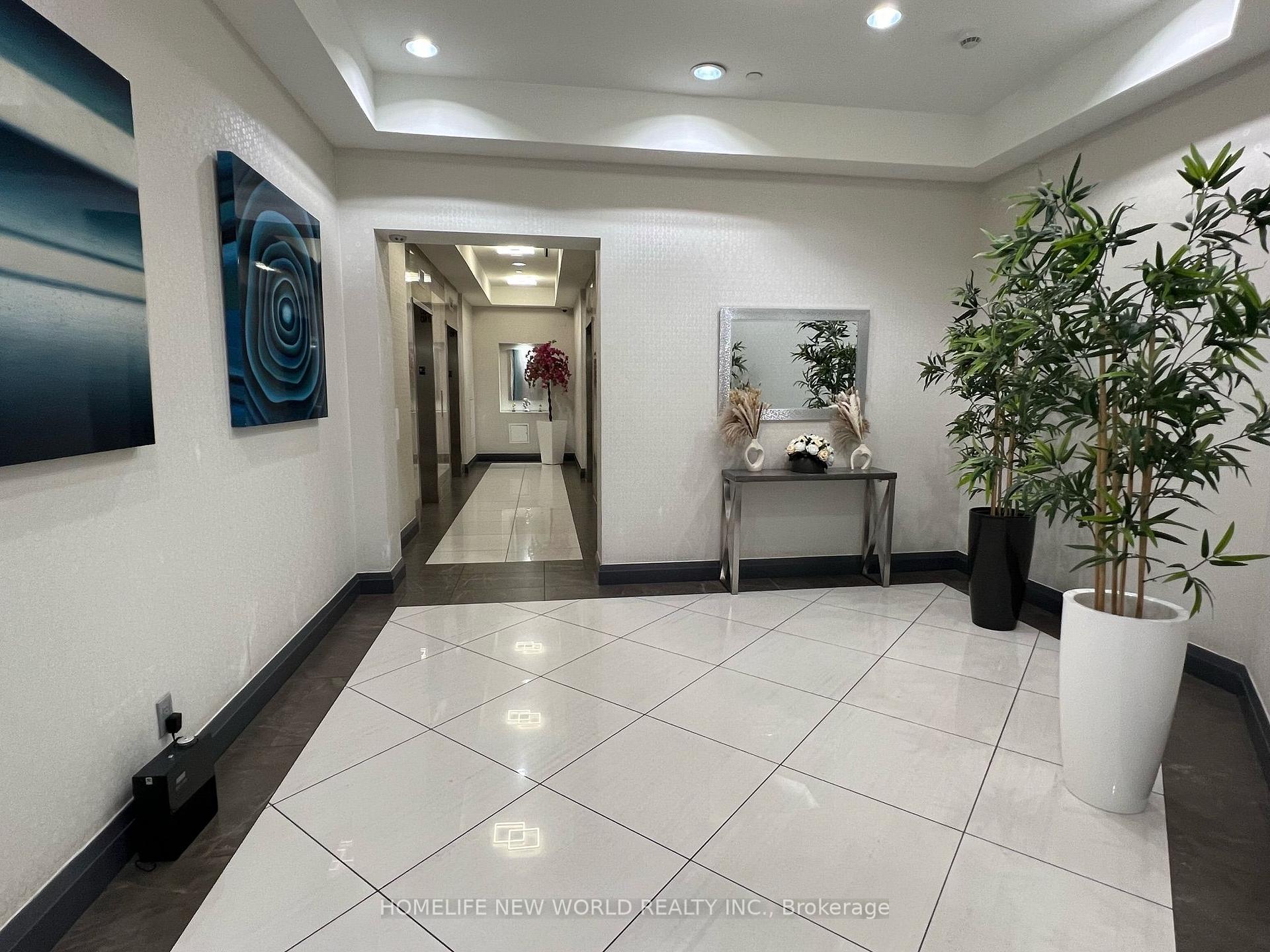 Photo 5 of Unit 2335, 7161 Yonge Street, Markham, Thornhill — HOMEH