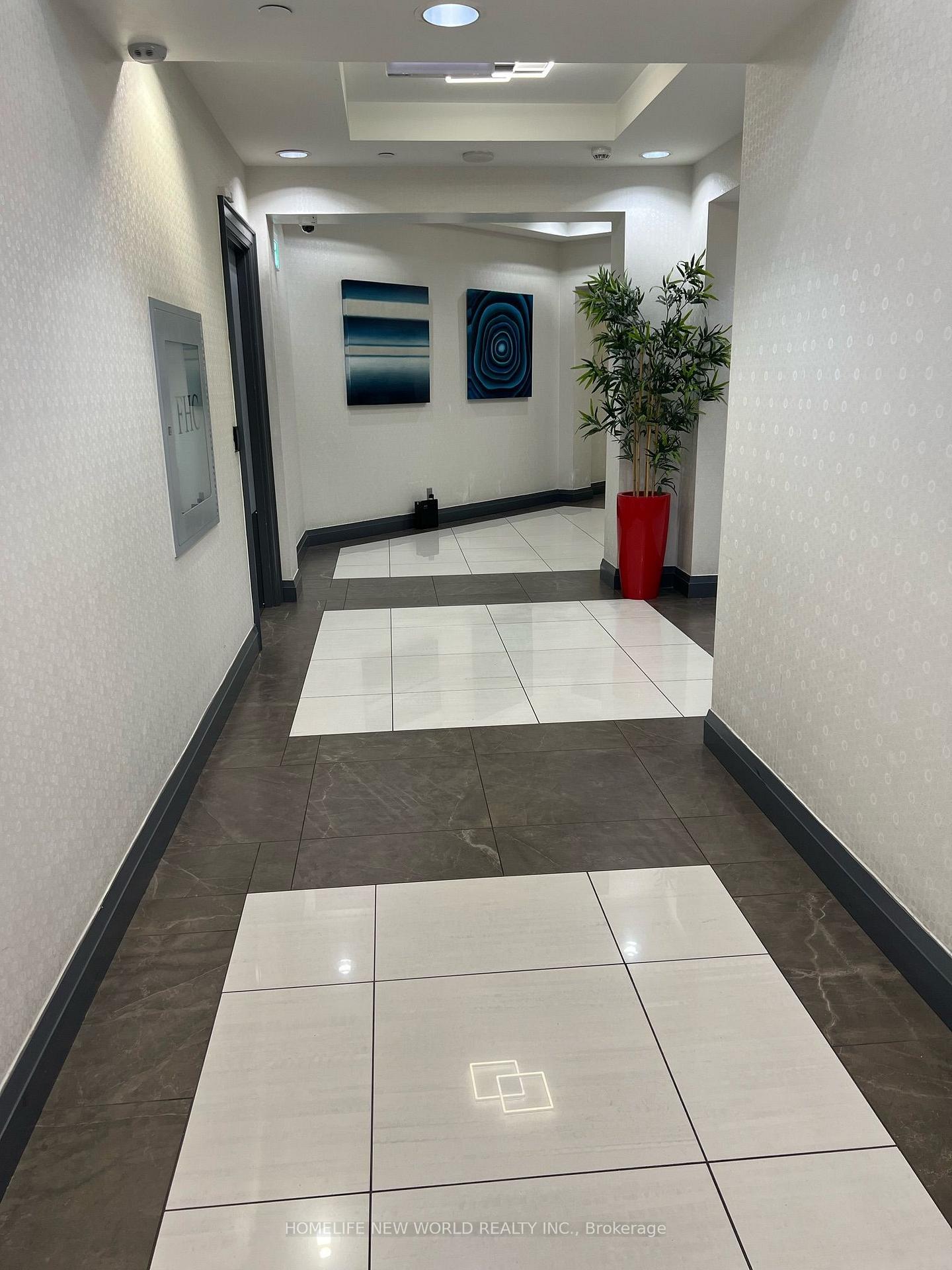 Photo 6 of Unit 2335, 7161 Yonge Street, Markham, Thornhill — HOMEH