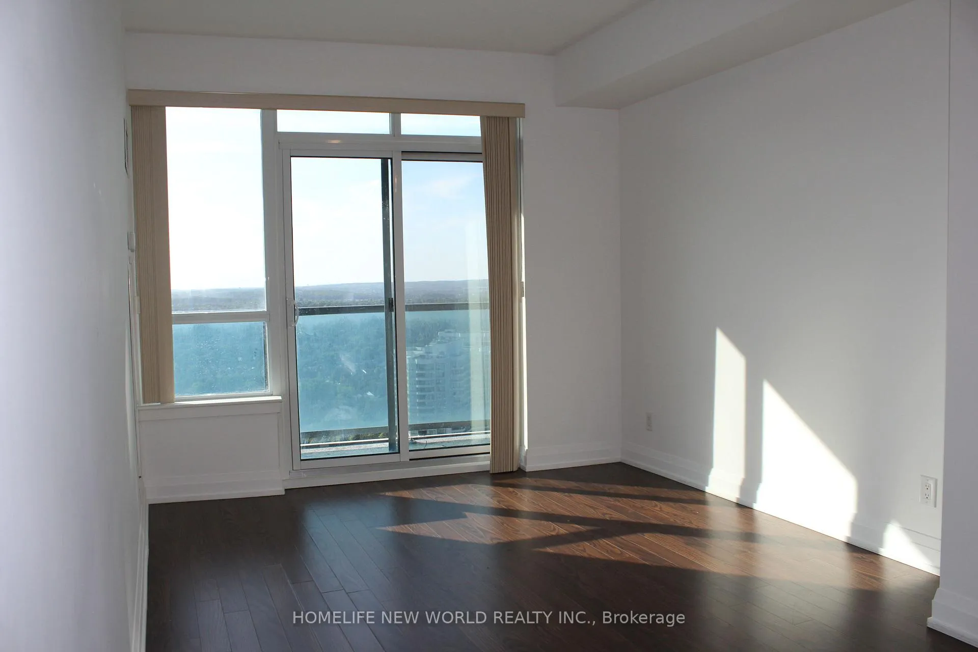 Photo 9 of Unit 2335, 7161 Yonge Street, Markham, Thornhill — HOMEH