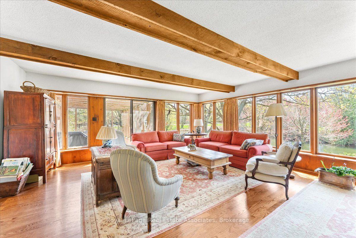 Photo 11 of 4 Wolf Crescent, Caledon, Palgrave — HOMEH