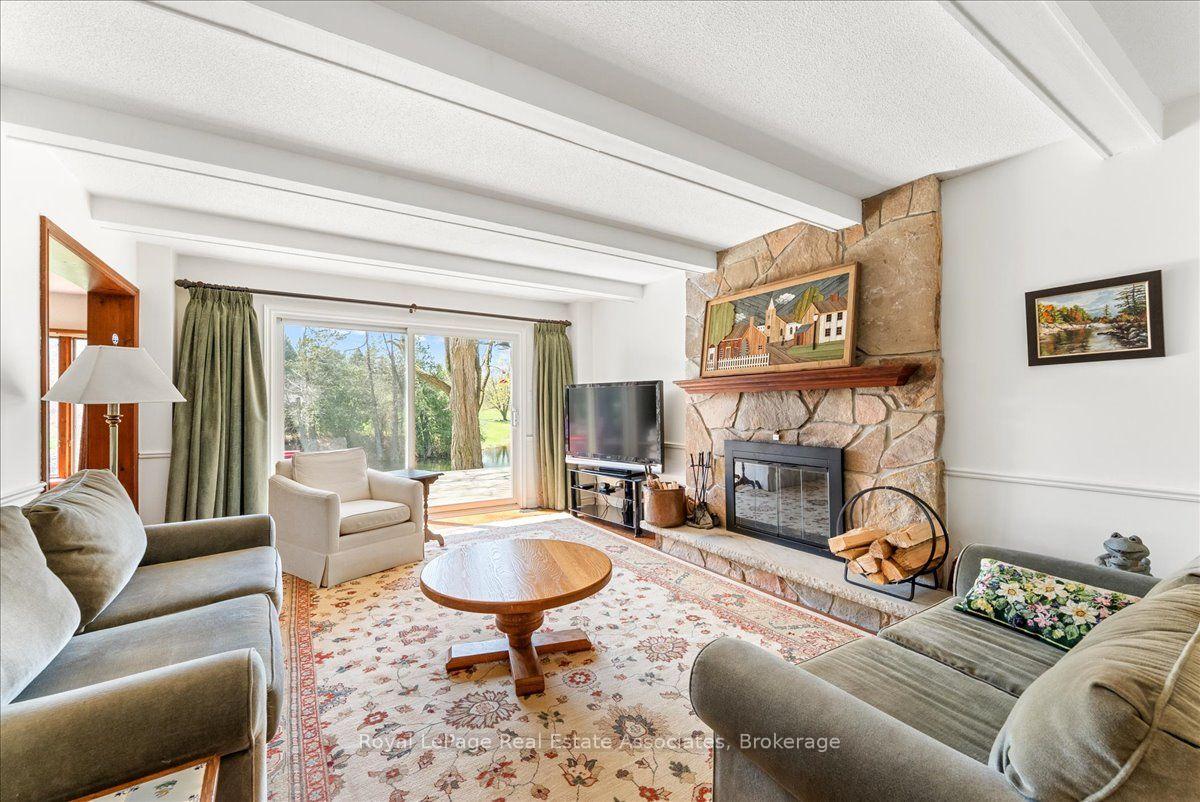 Photo 13 of 4 Wolf Crescent, Caledon, Palgrave — HOMEH