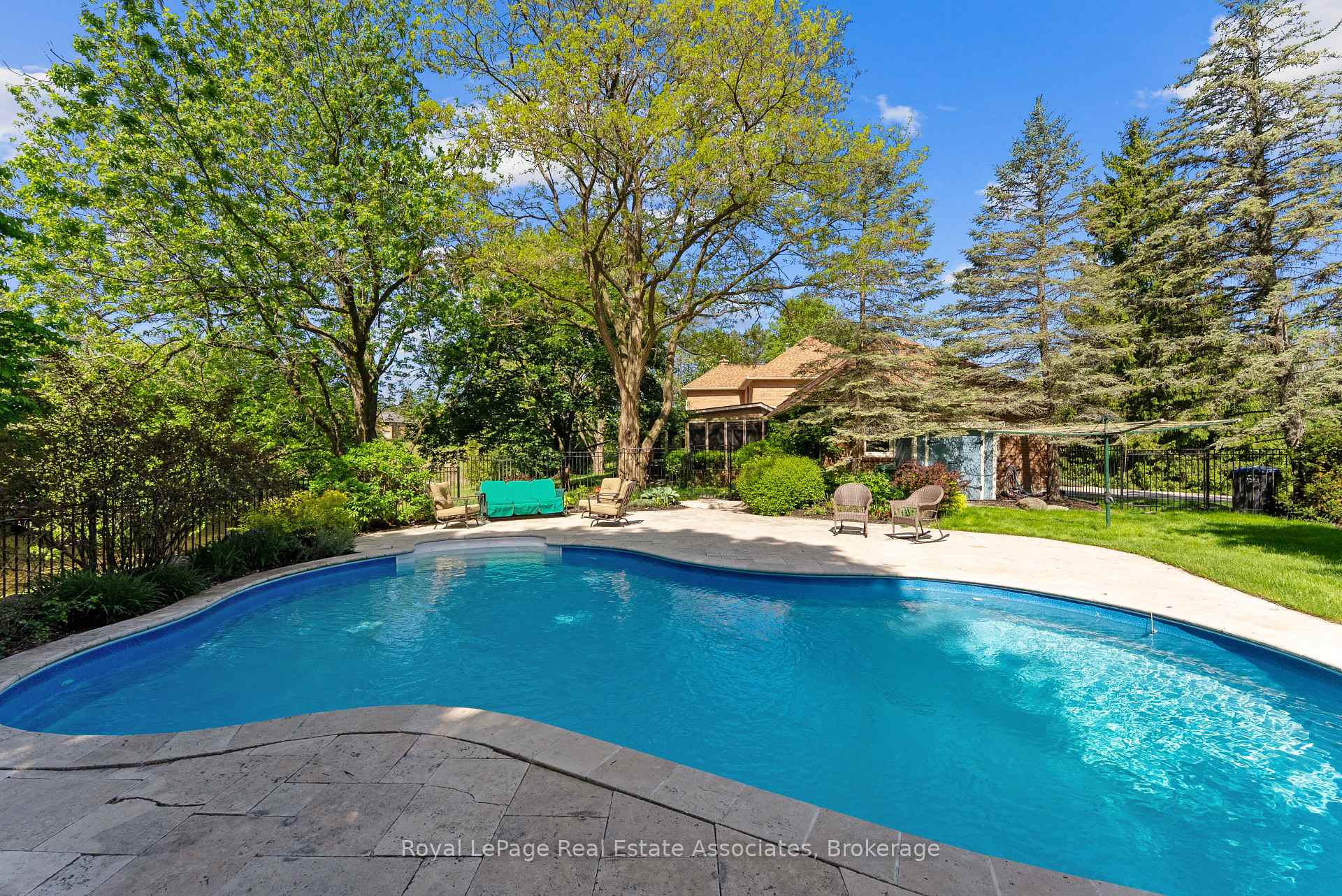 Photo 29 of 4 Wolf Crescent, Caledon, Palgrave — HOMEH