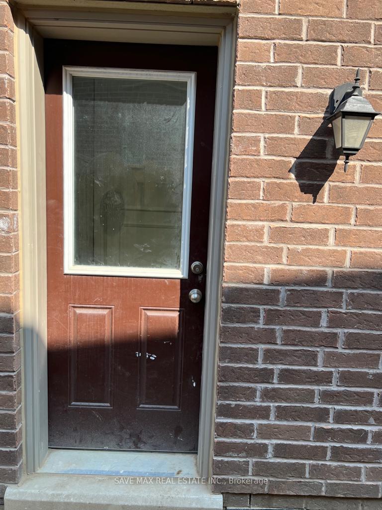 Photo 1 of Unit Basement, 14 Lady Evelyn Crescent, Brampton, Bram West — HOMEH