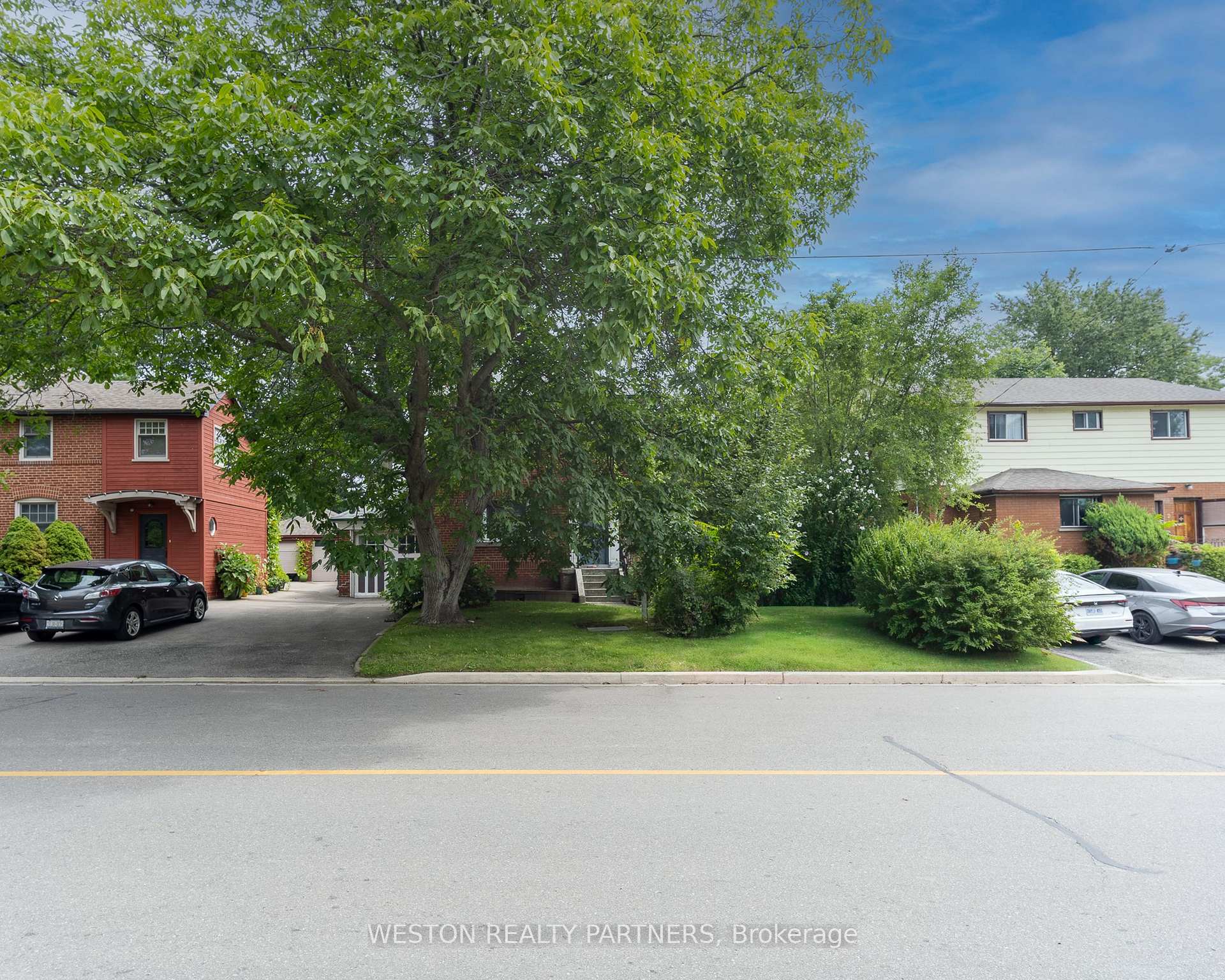 Photo 2 of 11 Thirty-Sixth Street, Etobicoke, Long Branch — HOMEH
