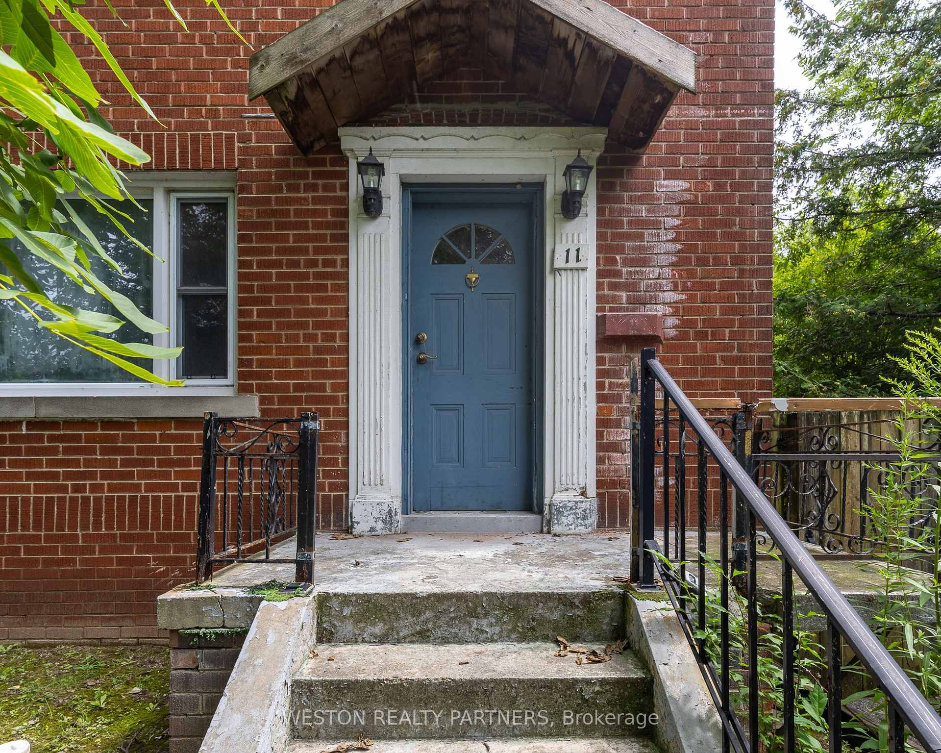 Photo 5 of 11 Thirty-Sixth Street, Etobicoke, Long Branch — HOMEH