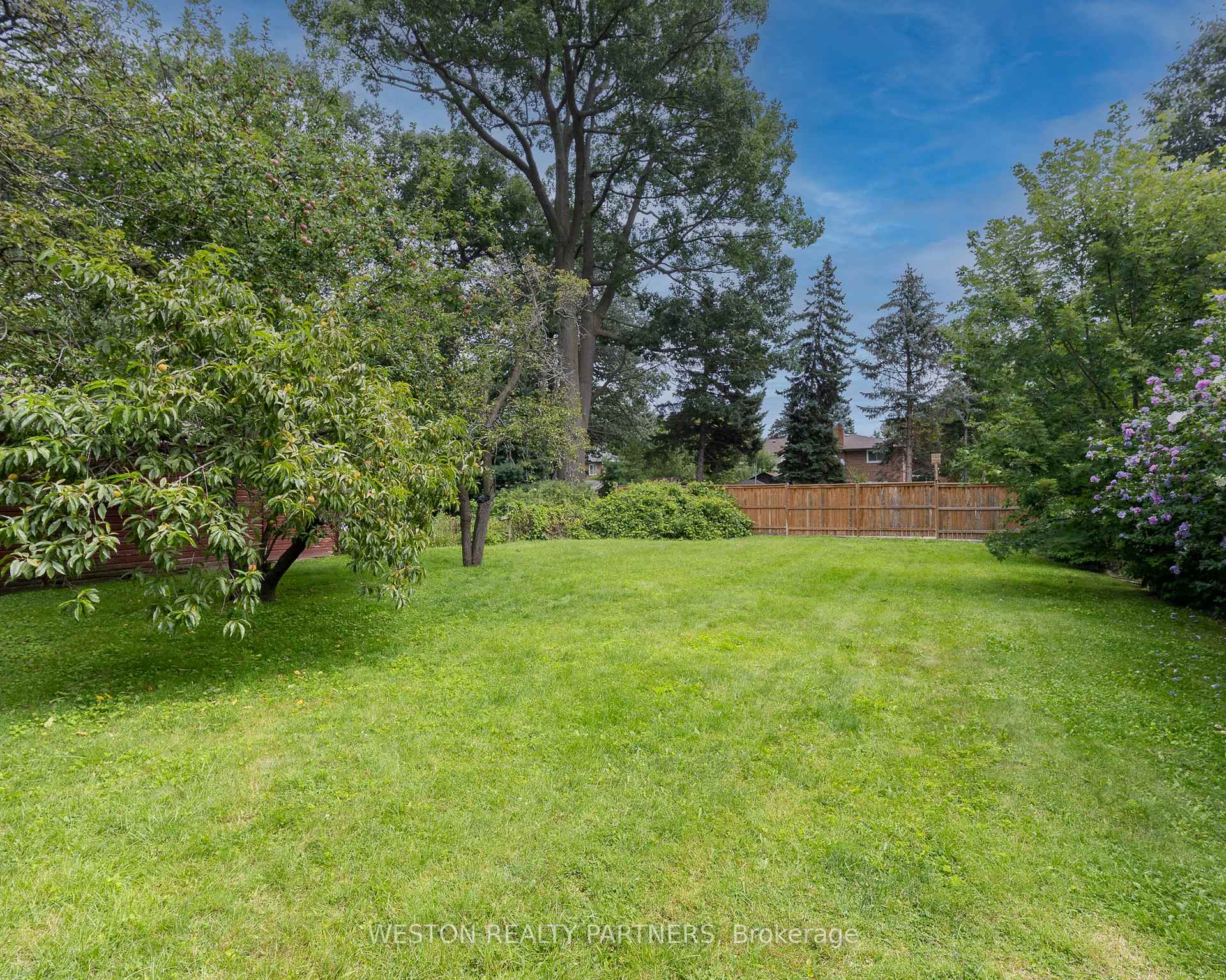 Photo 6 of 11 Thirty-Sixth Street, Etobicoke, Long Branch — HOMEH