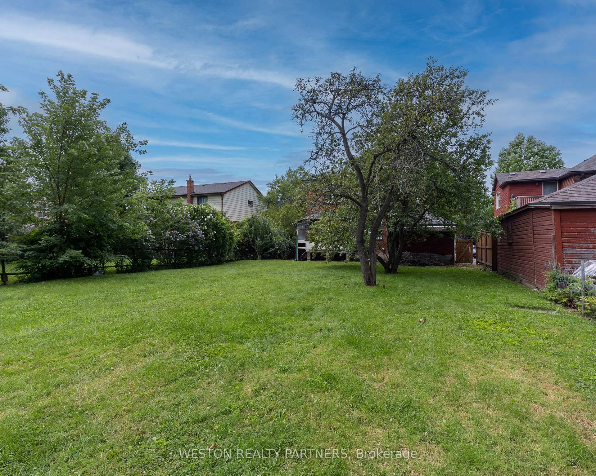 Photo 9 of 11 Thirty-Sixth Street, Etobicoke, Long Branch — HOMEH