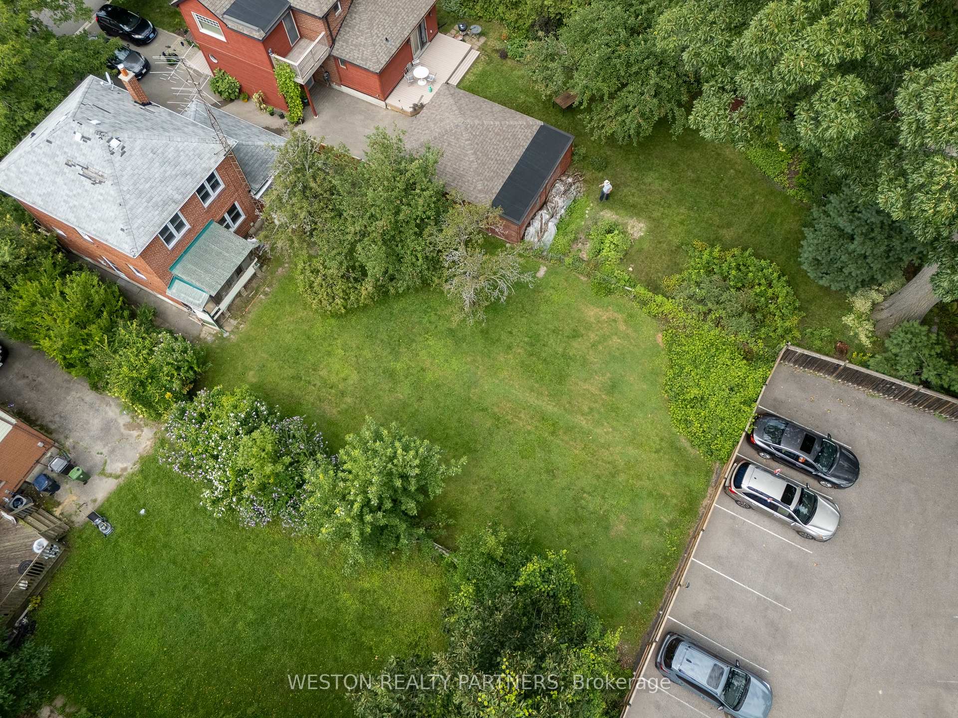 Photo 12 of 11 Thirty-Sixth Street, Etobicoke, Long Branch — HOMEH