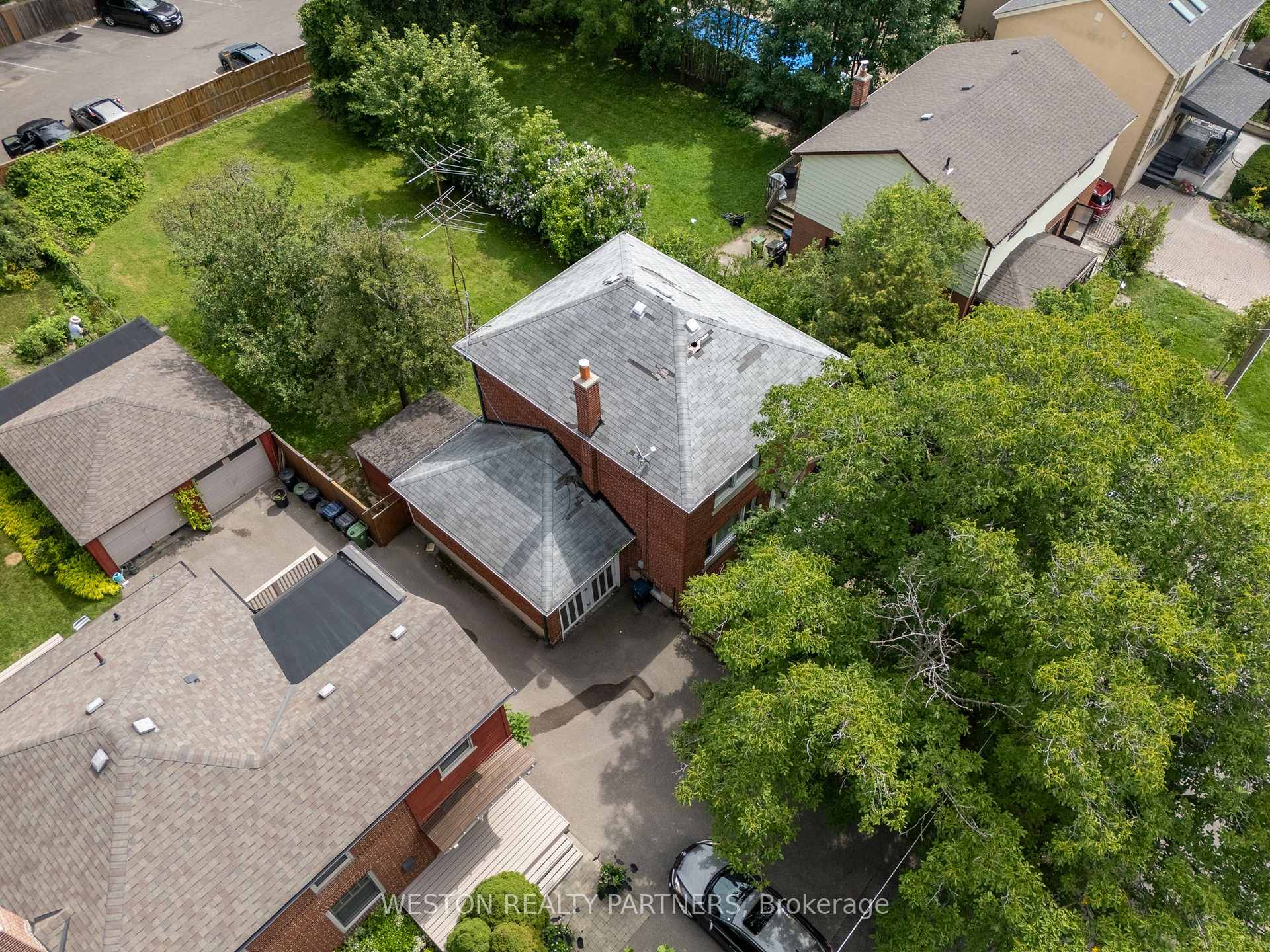 Photo 13 of 11 Thirty-Sixth Street, Etobicoke, Long Branch — HOMEH