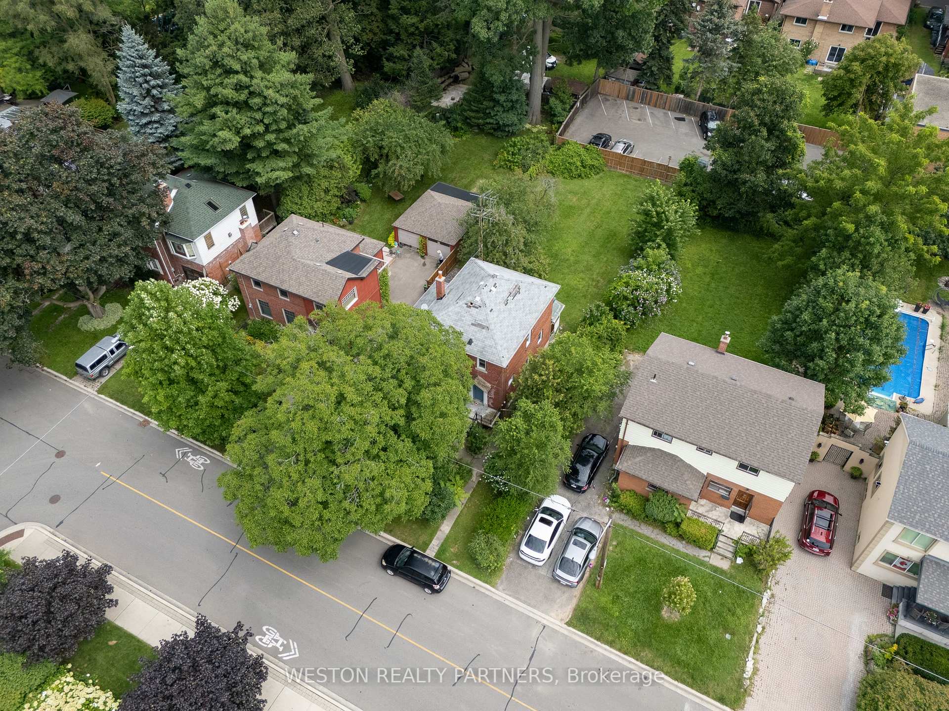 Photo 16 of 11 Thirty-Sixth Street, Etobicoke, Long Branch — HOMEH