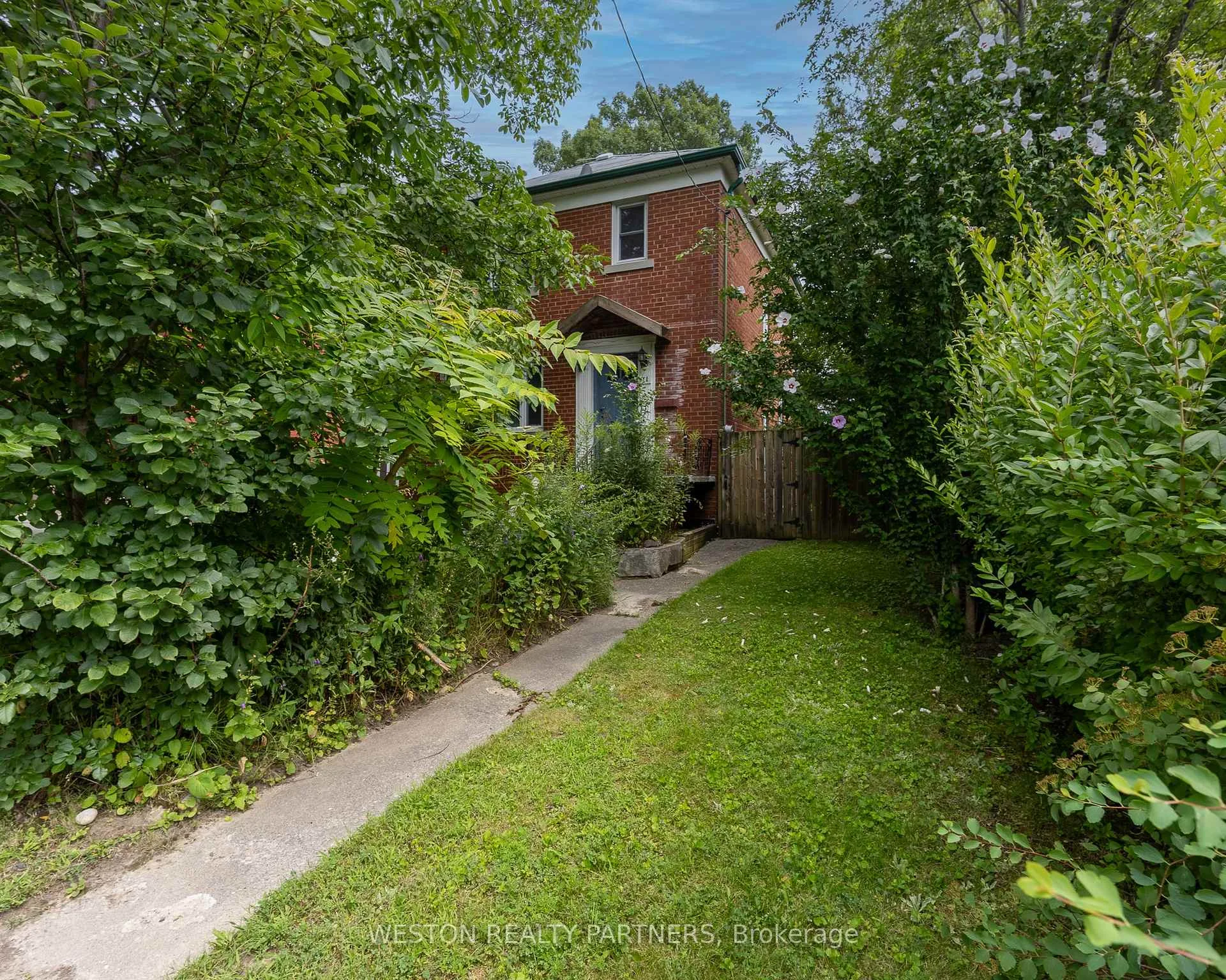 Photo 10 of 11 Thirty-Sixth Street, Etobicoke, Long Branch — HOMEH