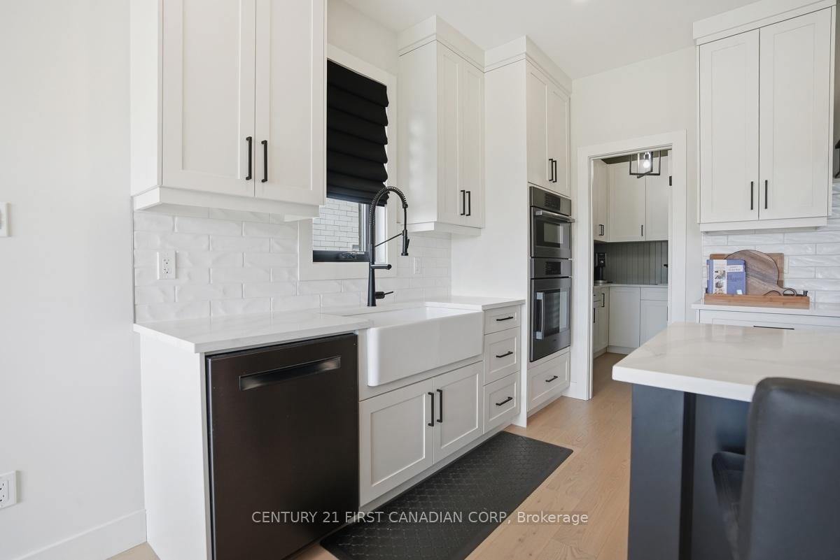 Photo 15 of 31 Briscoe Crescent, Strathroy-Caradoc, SE — HOMEH