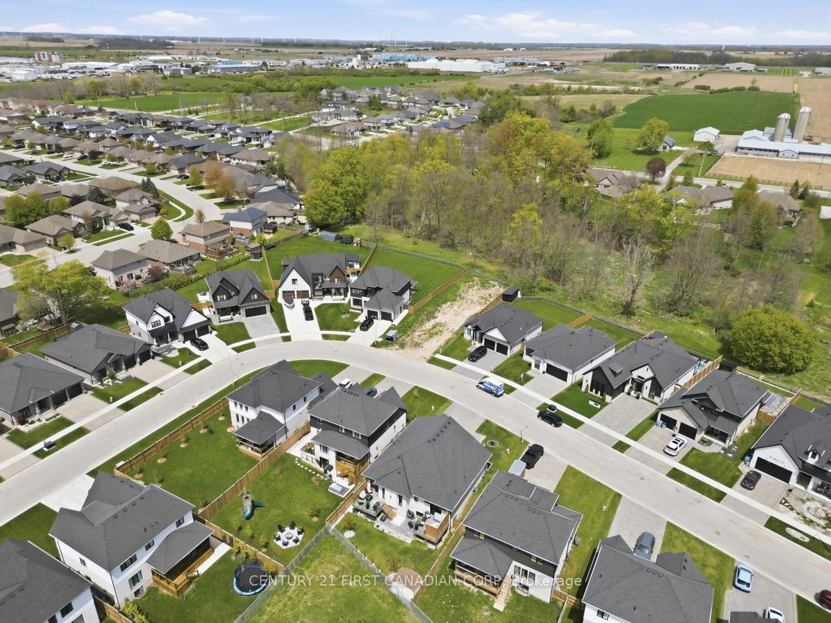 Photo 50 of 31 Briscoe Crescent, Strathroy-Caradoc, SE — HOMEH
