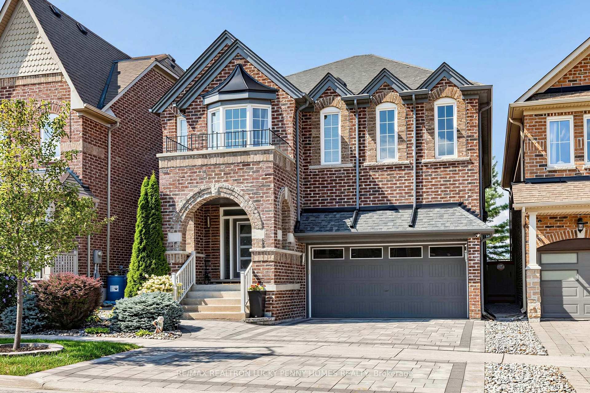Photo 2 of 22 Duke of Cornwall Drive, Markham, Victoria Square — HOMEH