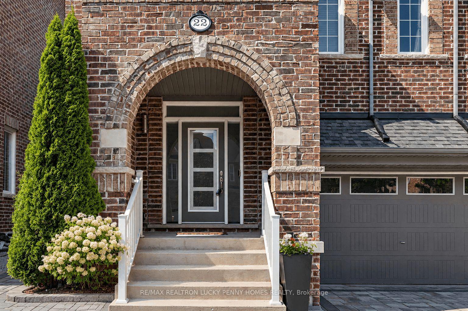 Photo 3 of 22 Duke of Cornwall Drive, Markham, Victoria Square — HOMEH