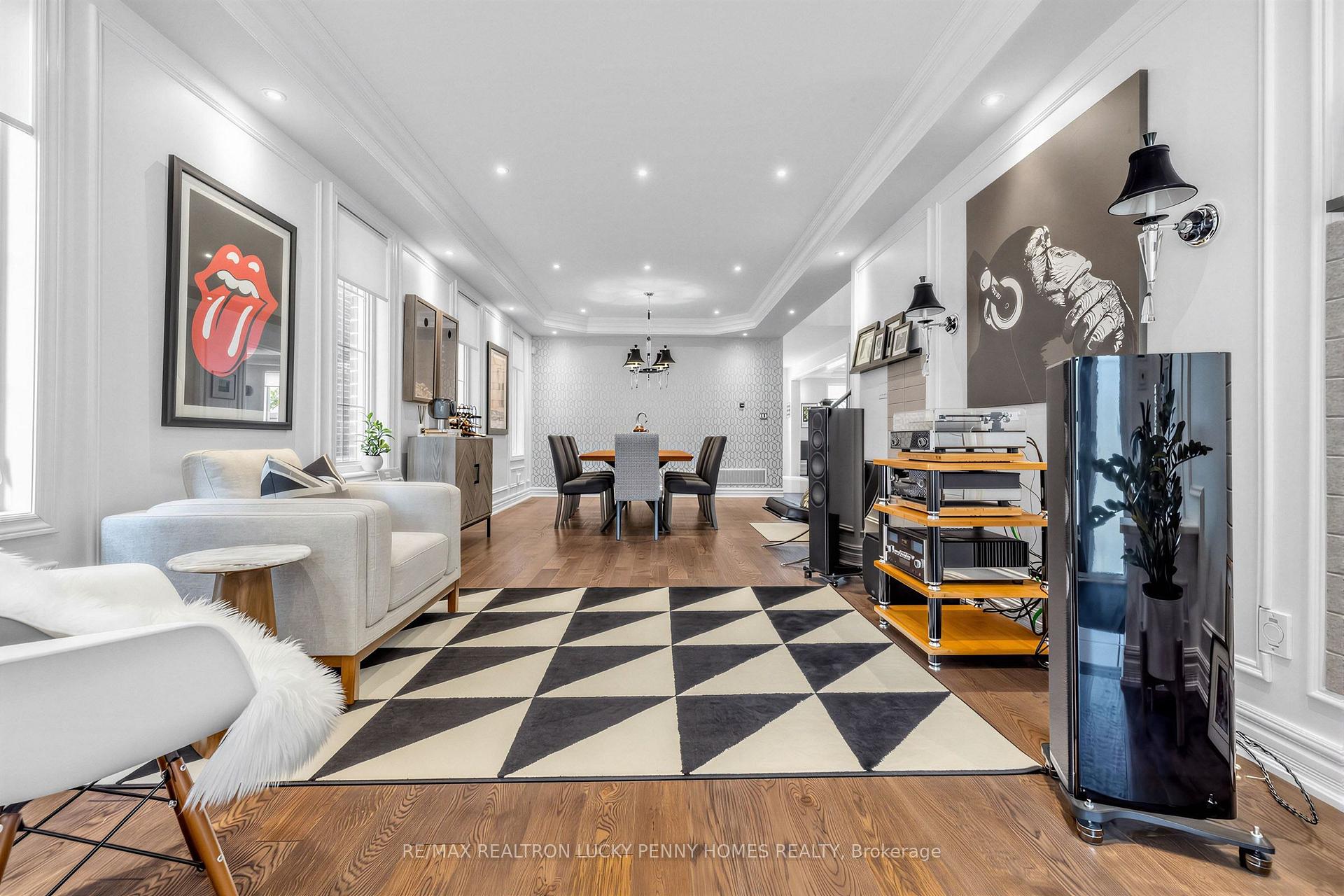 Photo 6 of 22 Duke of Cornwall Drive, Markham, Victoria Square — HOMEH