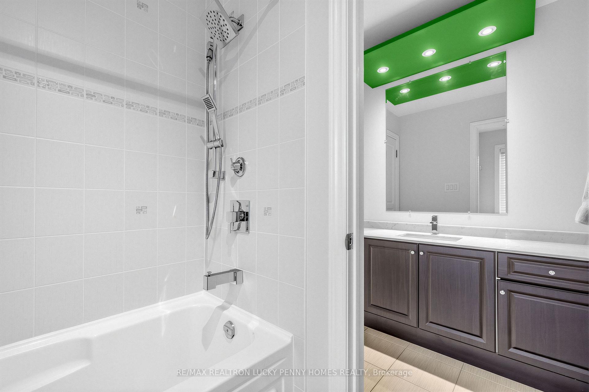 Photo 29 of 22 Duke of Cornwall Drive, Markham, Victoria Square — HOMEH