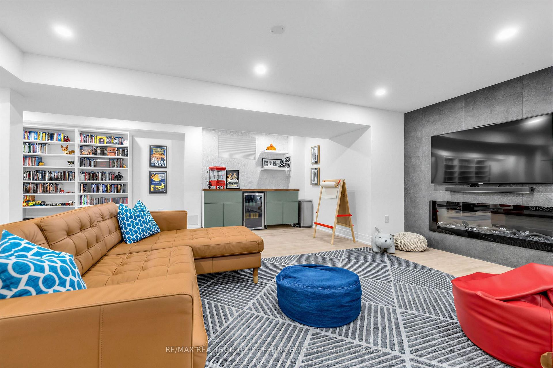 Photo 34 of 22 Duke of Cornwall Drive, Markham, Victoria Square — HOMEH
