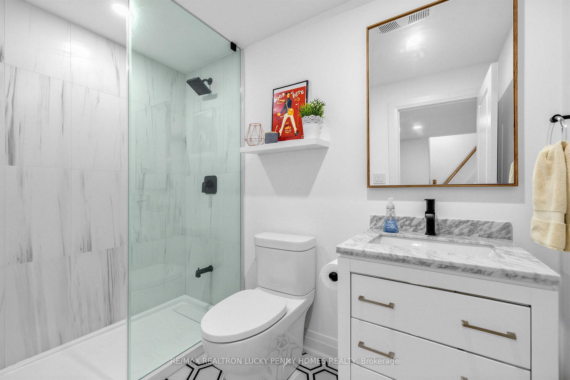 Photo 39 of 22 Duke of Cornwall Drive, Markham, Victoria Square — HOMEH