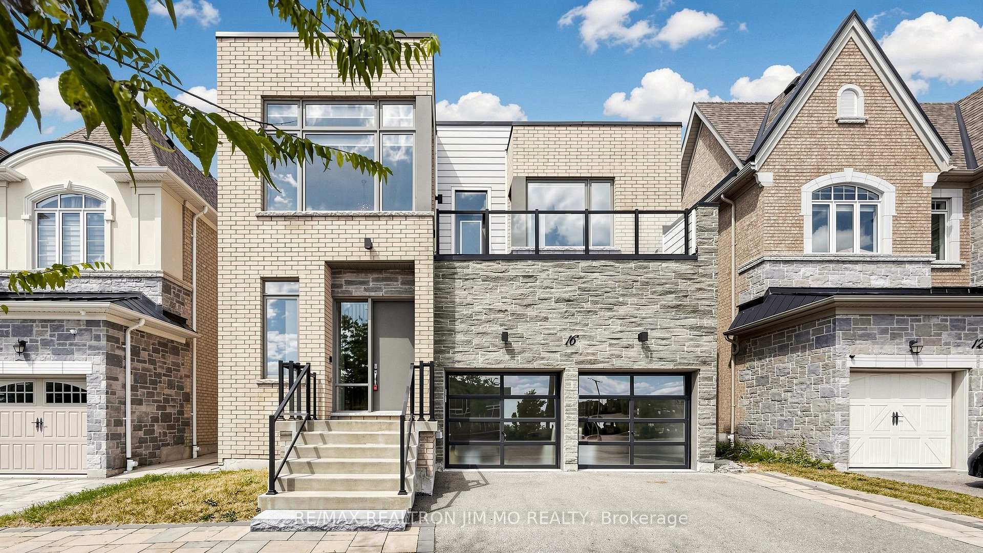 Photo 3 of 16 Farrell Road, Vaughan, Patterson — HOMEH