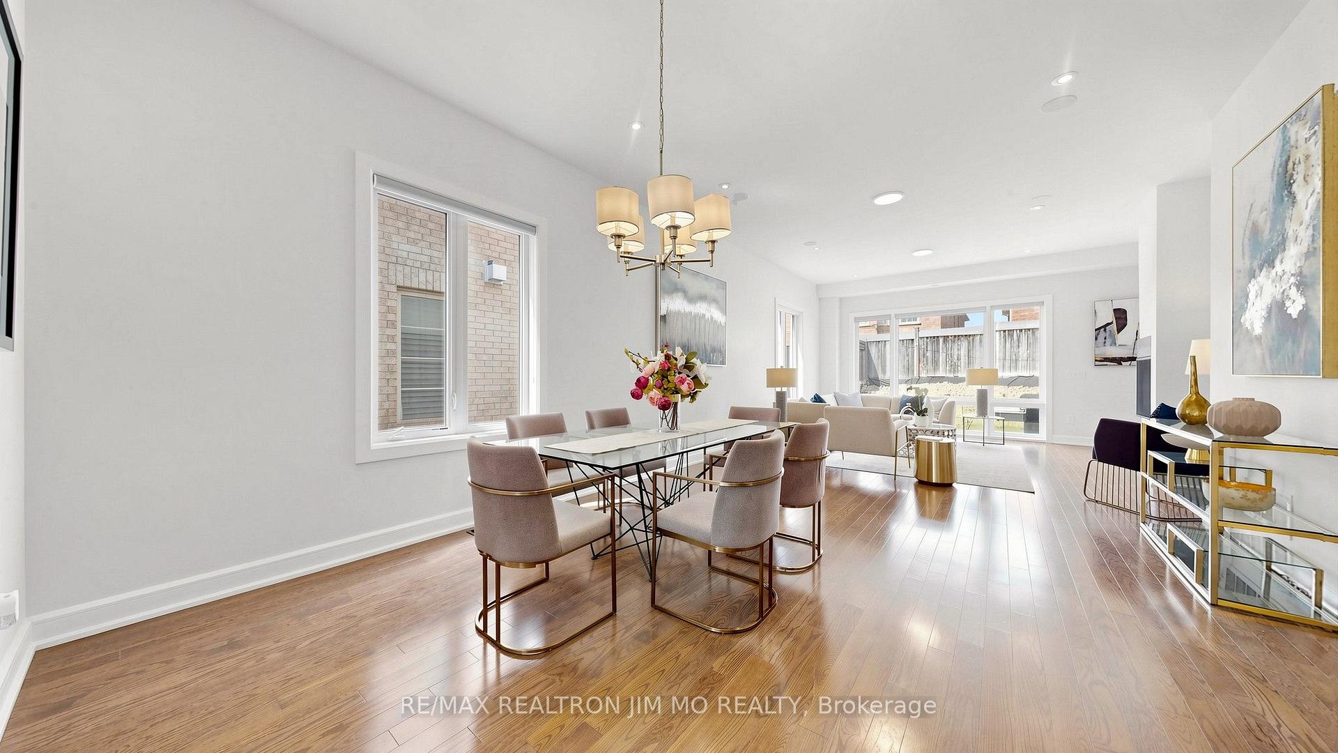 Photo 13 of 16 Farrell Road, Vaughan, Patterson — HOMEH