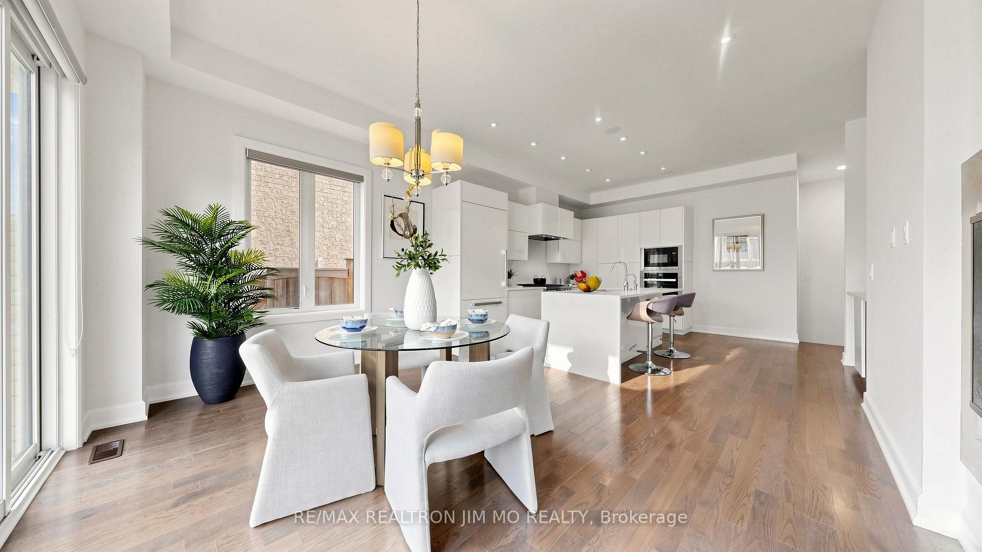 Photo 24 of 16 Farrell Road, Vaughan, Patterson — HOMEH