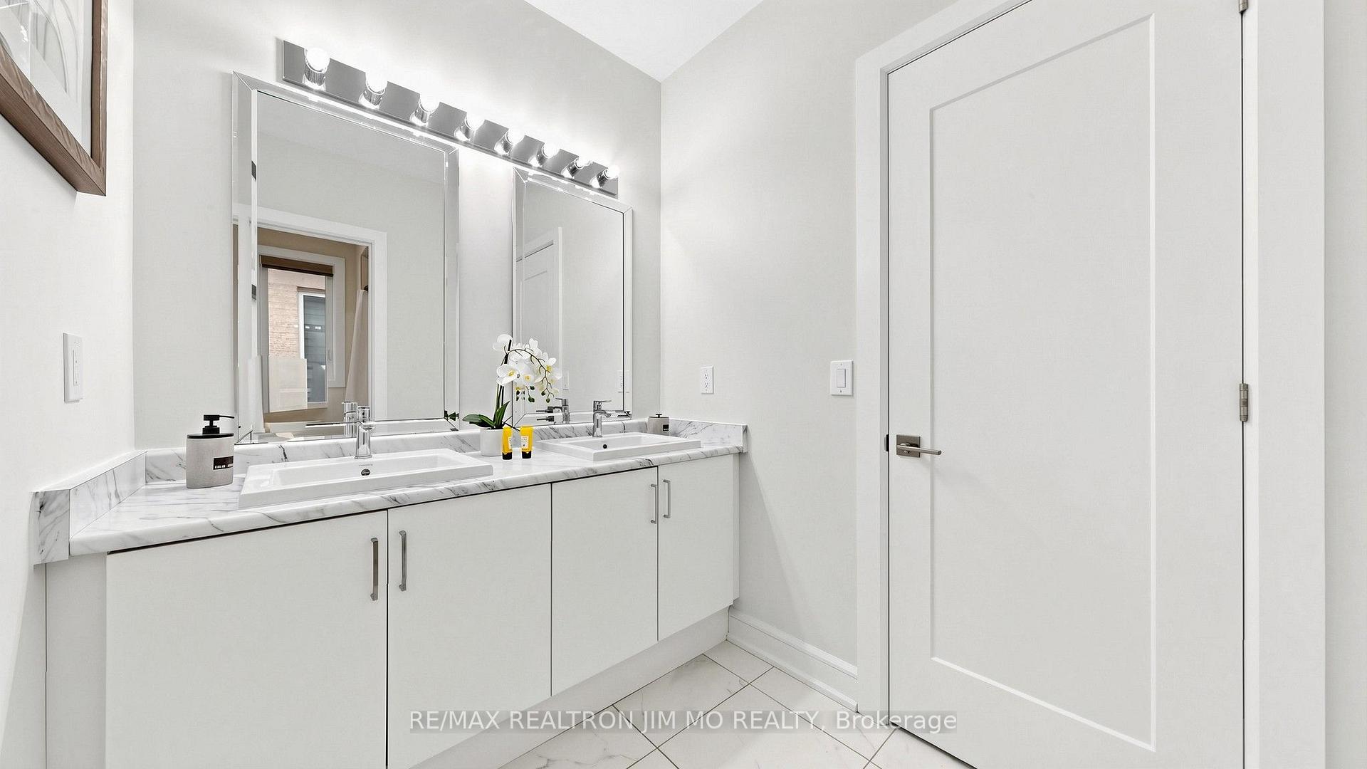Photo 45 of 16 Farrell Road, Vaughan, Patterson — HOMEH