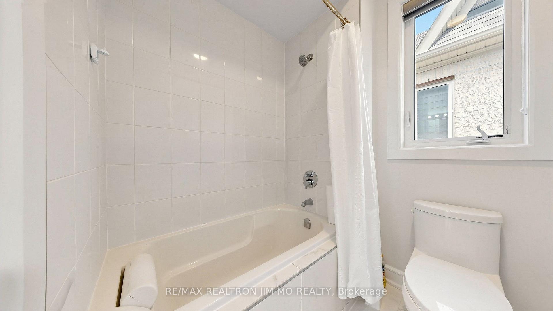 Photo 46 of 16 Farrell Road, Vaughan, Patterson — HOMEH