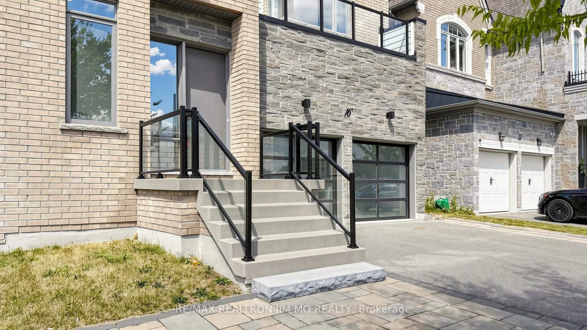 Photo 6 of 16 Farrell Road, Vaughan, Patterson — HOMEH