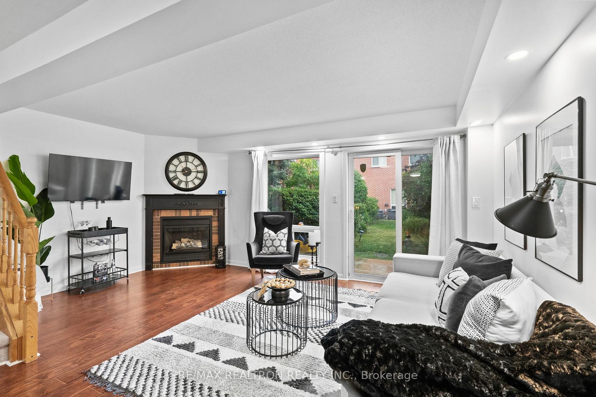 Photo 6 of 7 Torr Lane, Ajax, Central — HOMEH