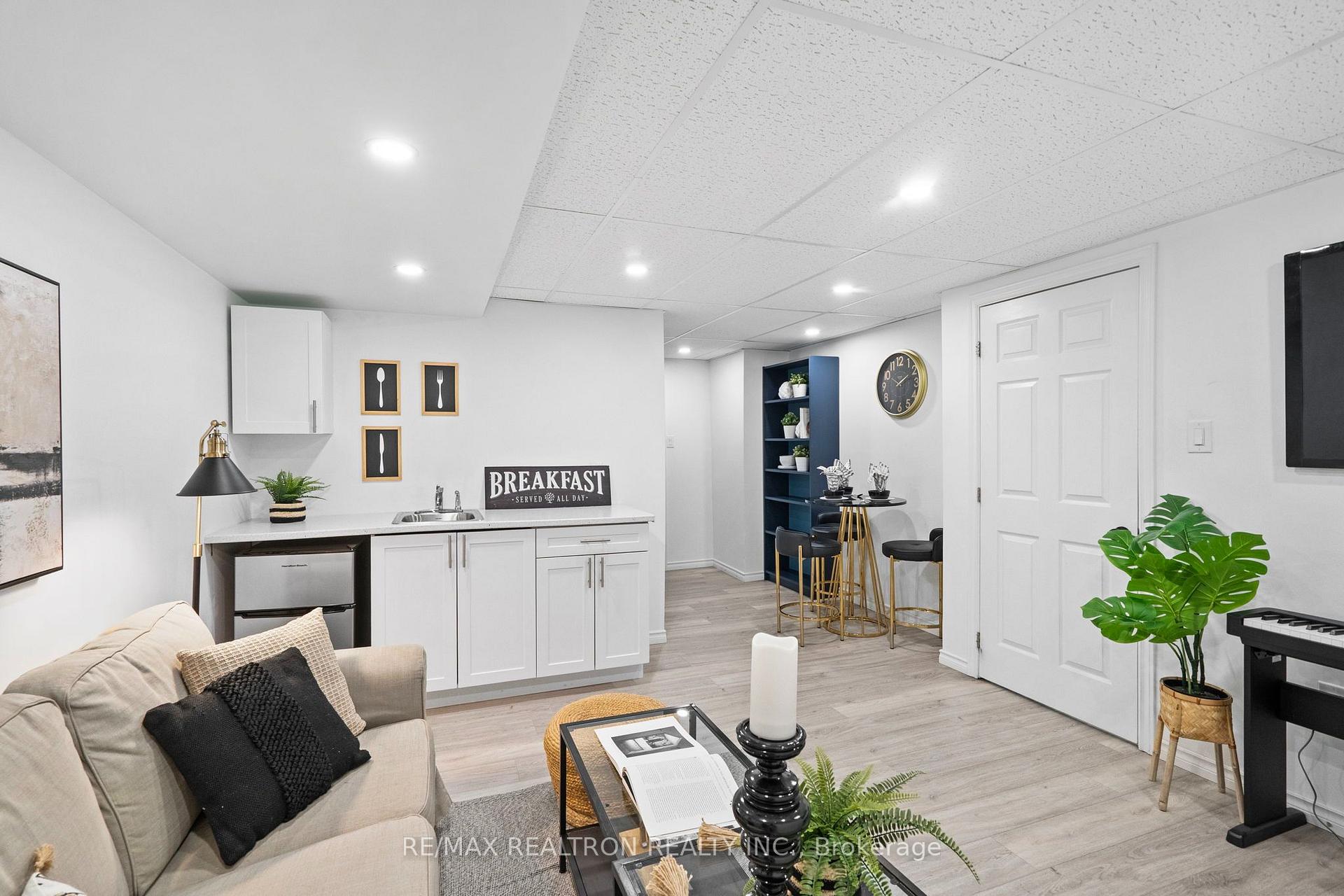 Photo 31 of 7 Torr Lane, Ajax, Central — HOMEH
