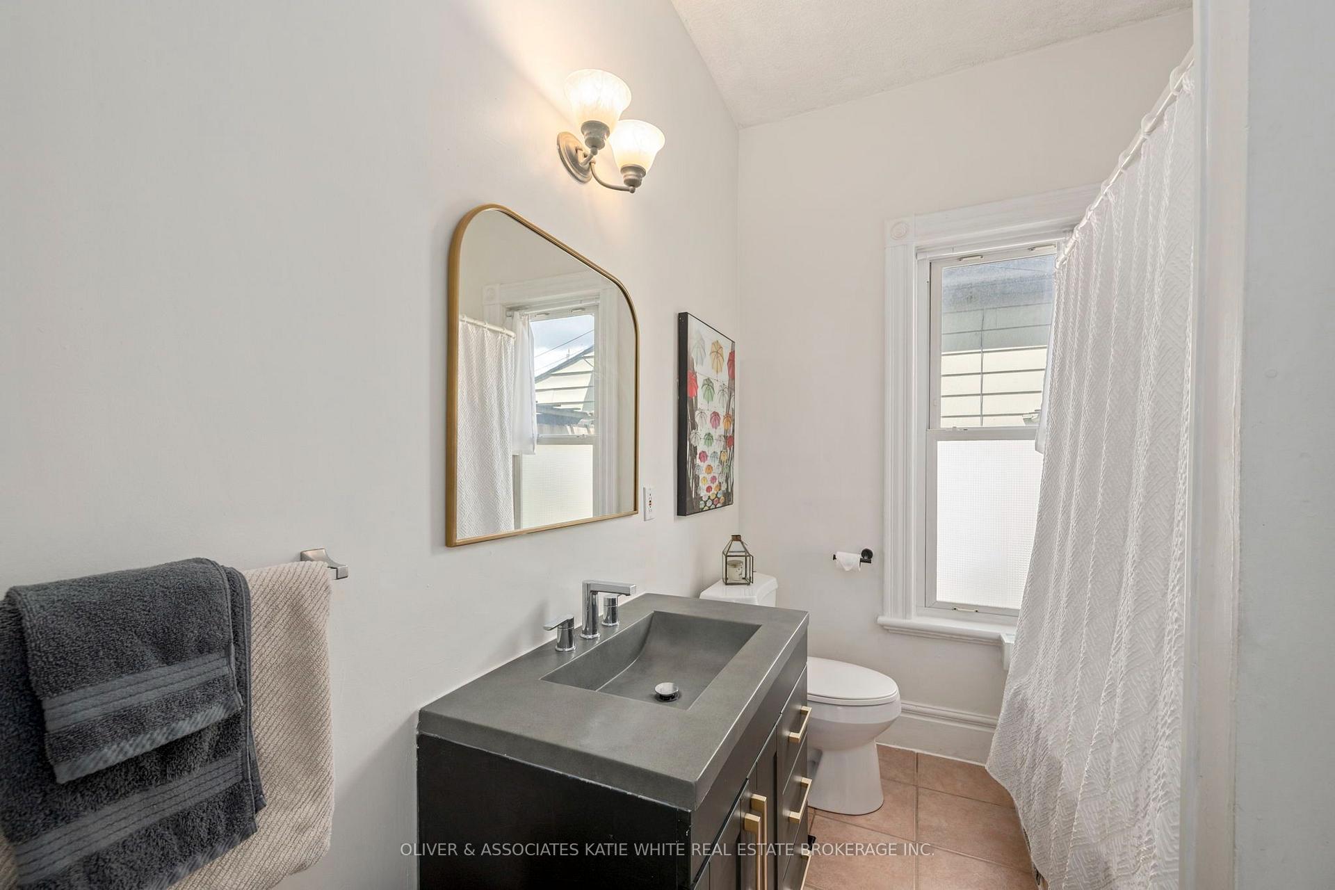 Photo 13 of 96 Dreaney Avenue, London, East L — HOMEH