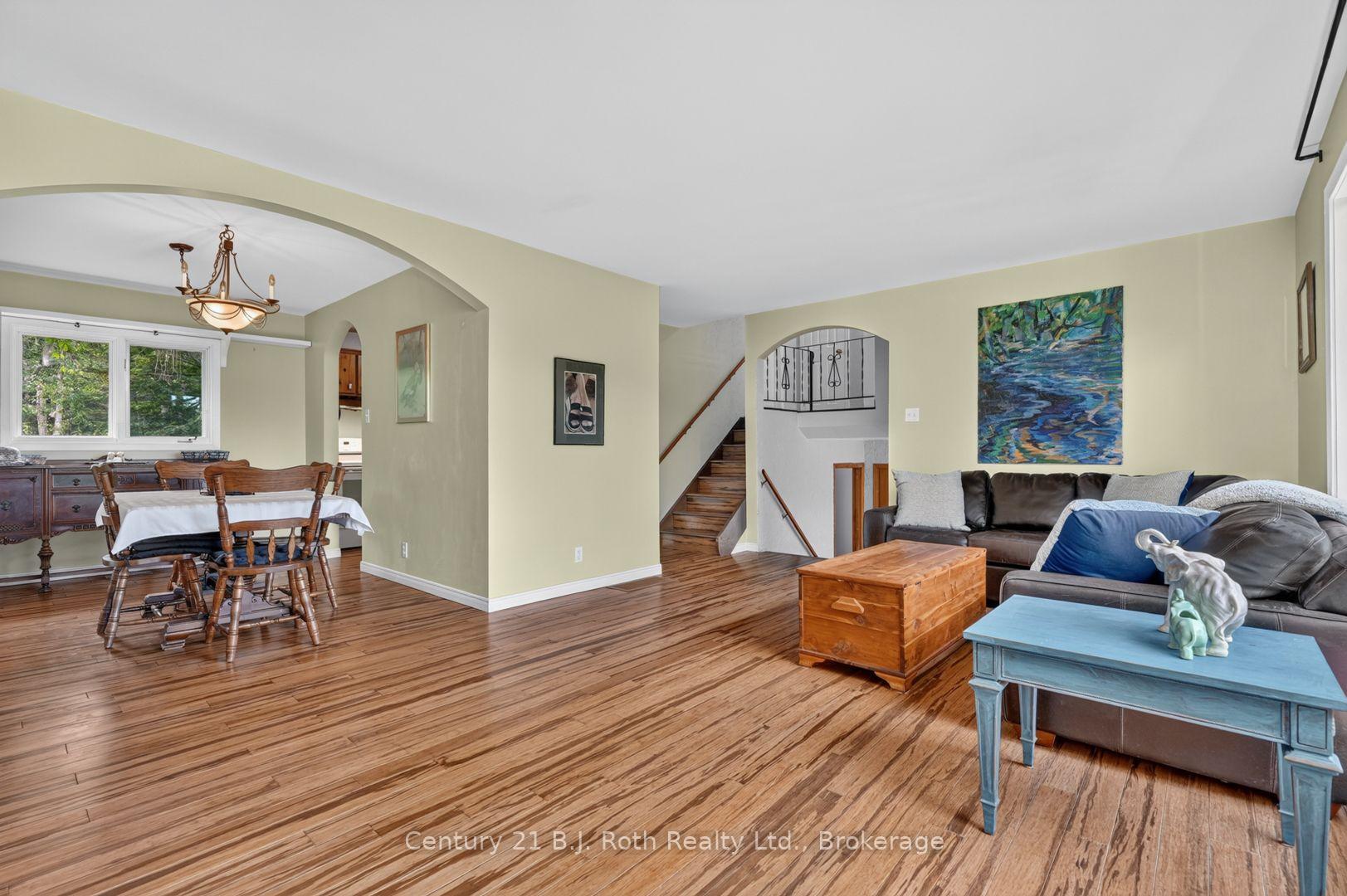 Photo 7 of 168 Albert Street N, Strong — HOMEH