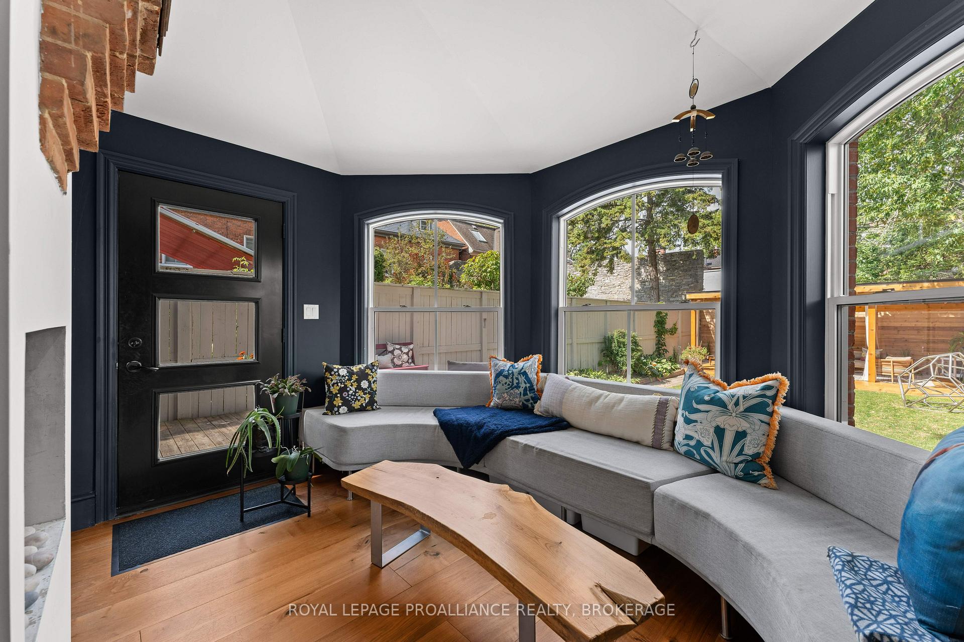 Photo 15 of 28 Wellington Street, Kingston, Central City East — HOMEH