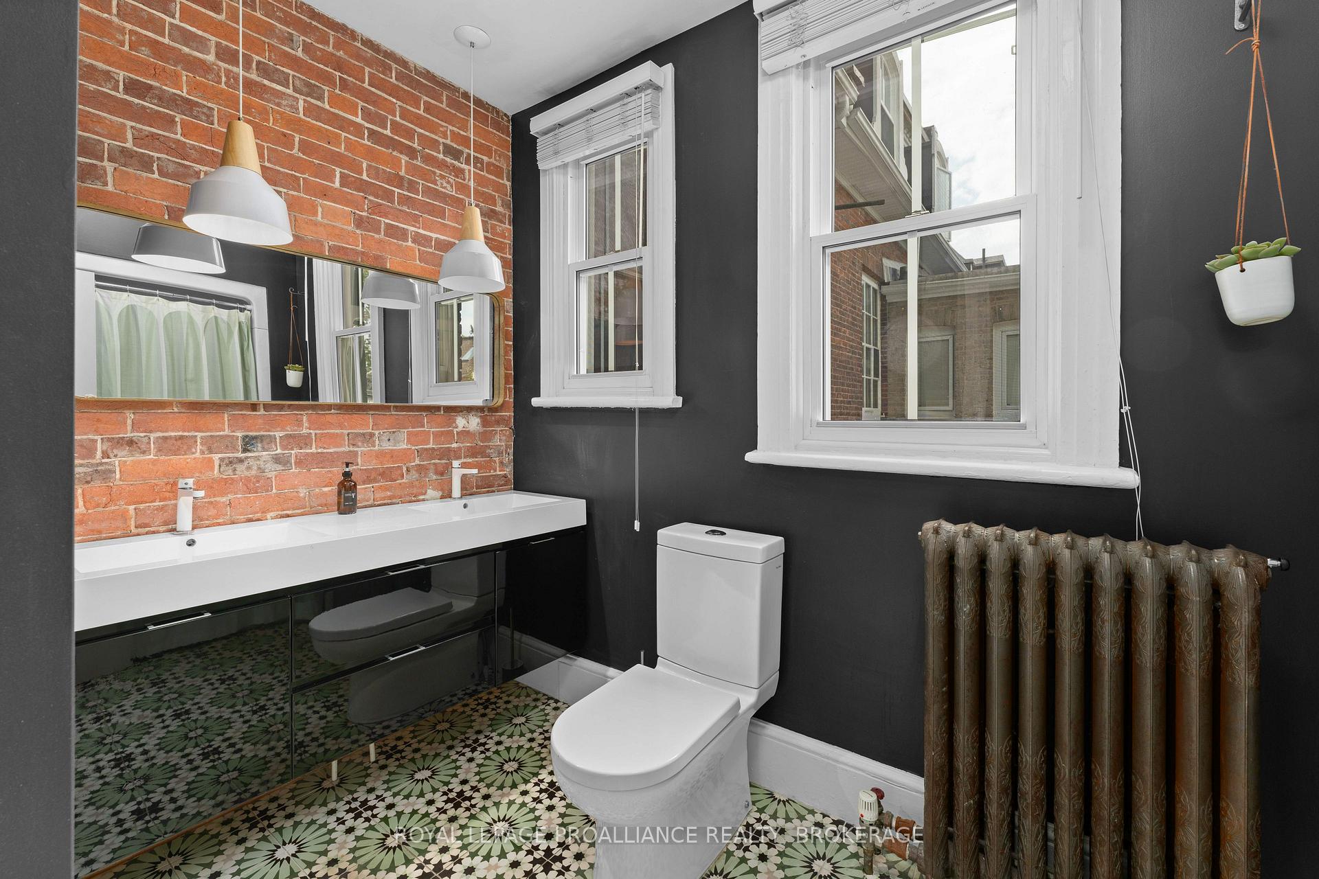 Photo 21 of 28 Wellington Street, Kingston, Central City East — HOMEH