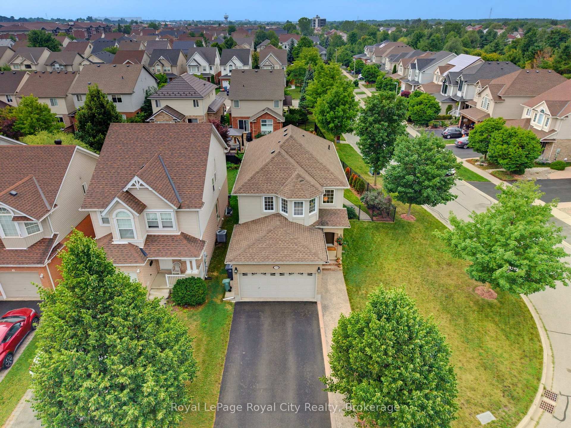 Photo 4 of 59 Lynch Circle, Guelph, Pineridge/Westminster Woods — HOMEH