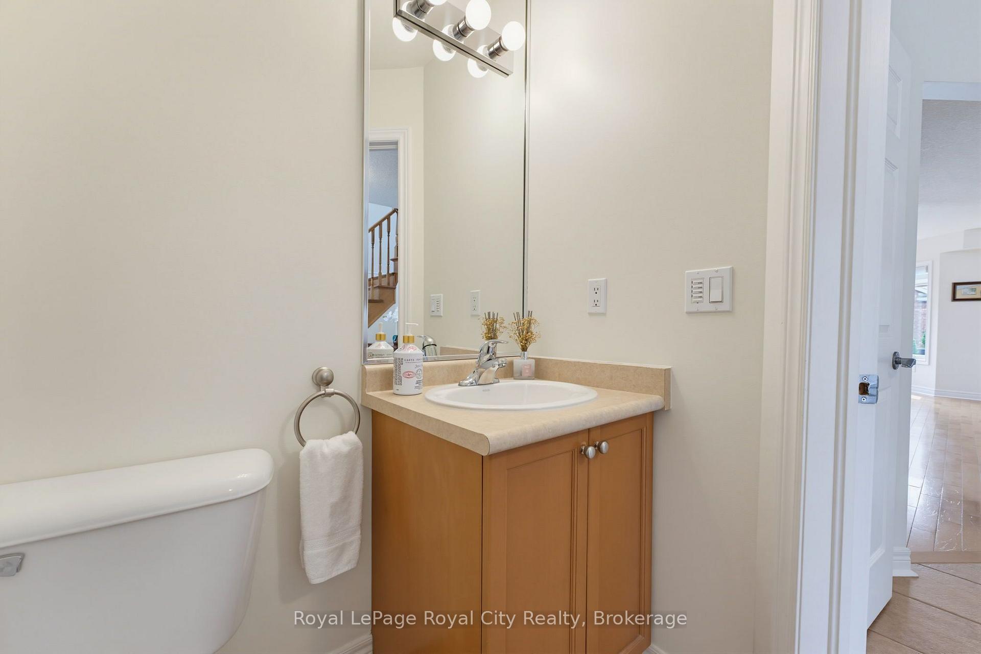 Photo 9 of 59 Lynch Circle, Guelph, Pineridge/Westminster Woods — HOMEH